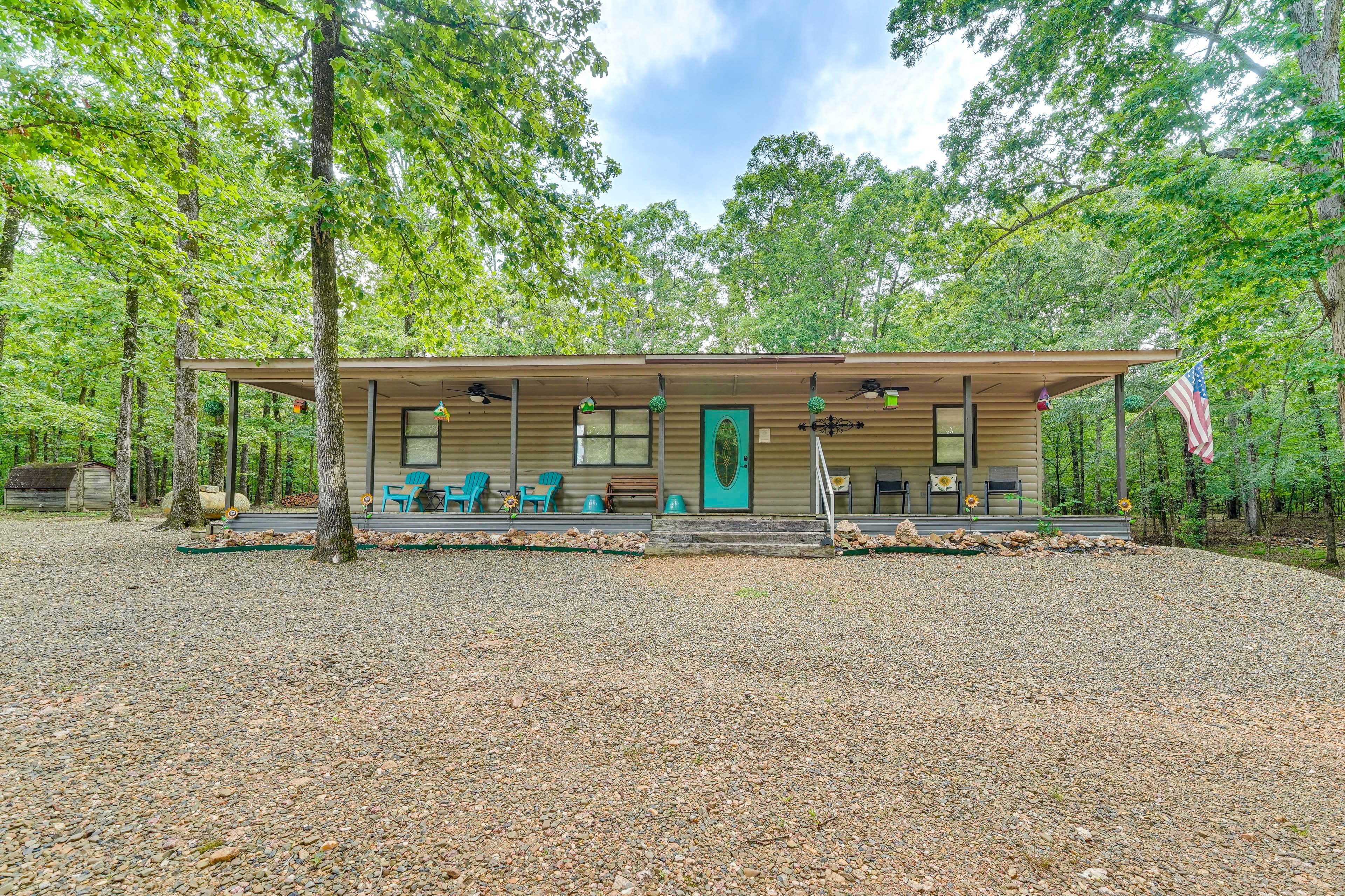 Broken Bow Vacation Rental | 3BR | 2BA | 1,600 Sq Ft | 3 Steps to Enter