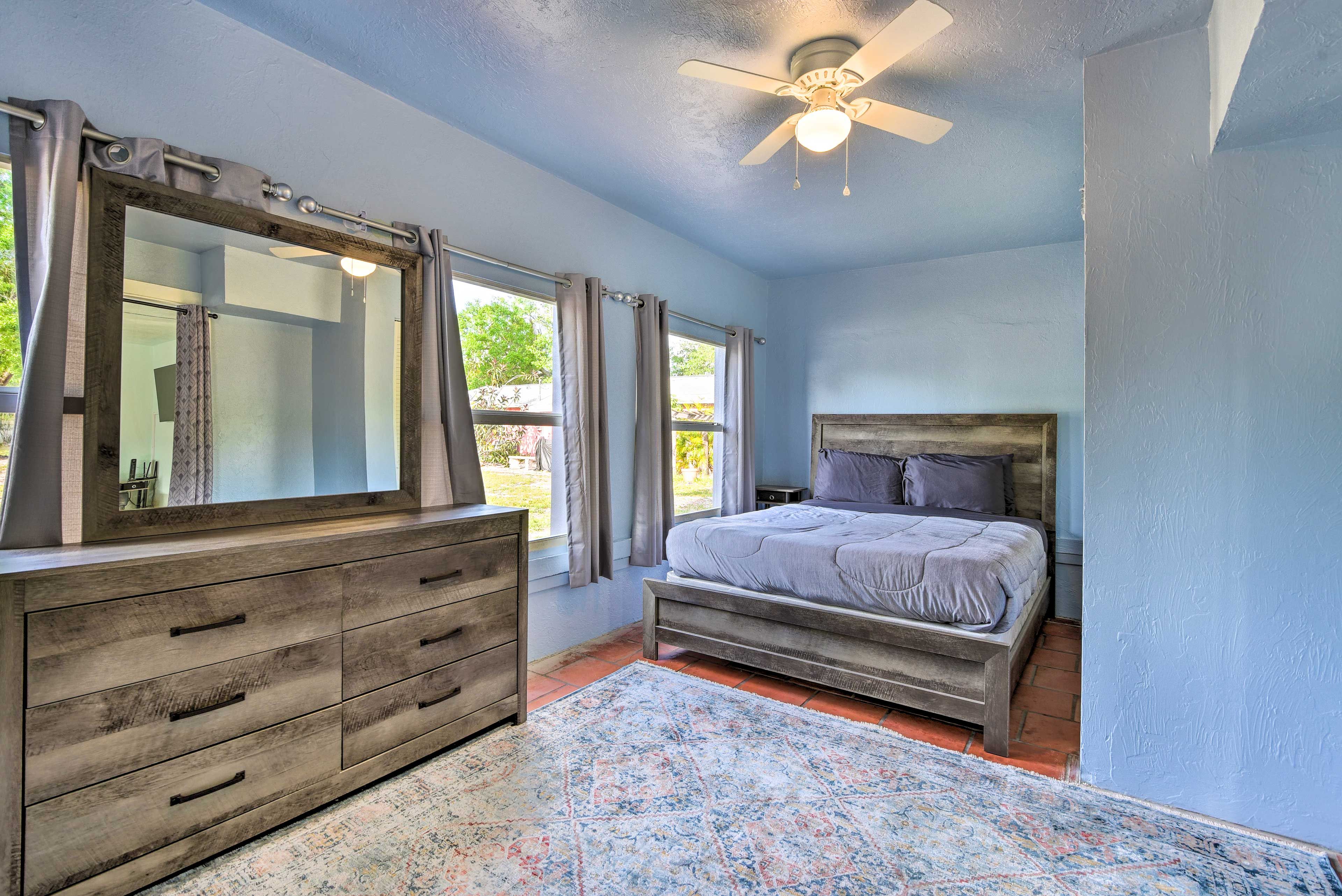 Bedroom 3 | Queen Bed
