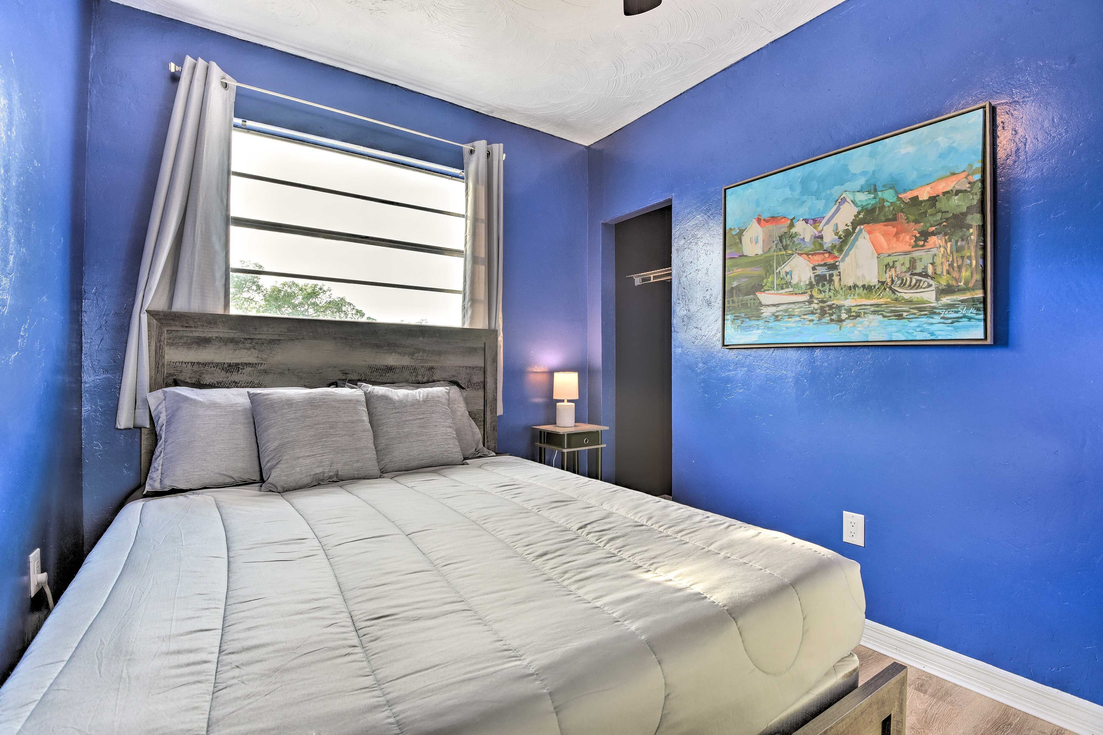 Bedroom 4 | Queen Bed