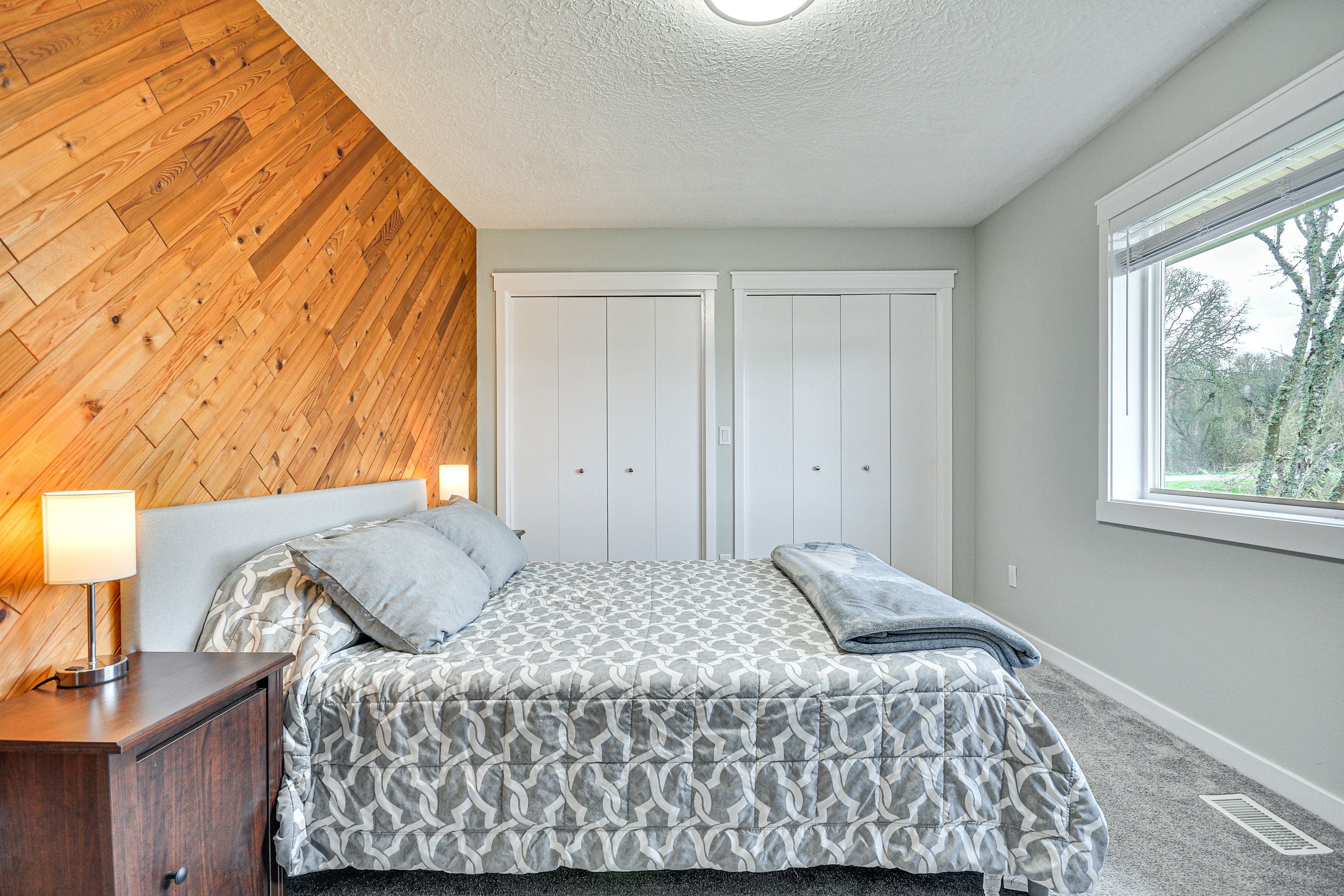 Bedroom 3 | Queen Bed