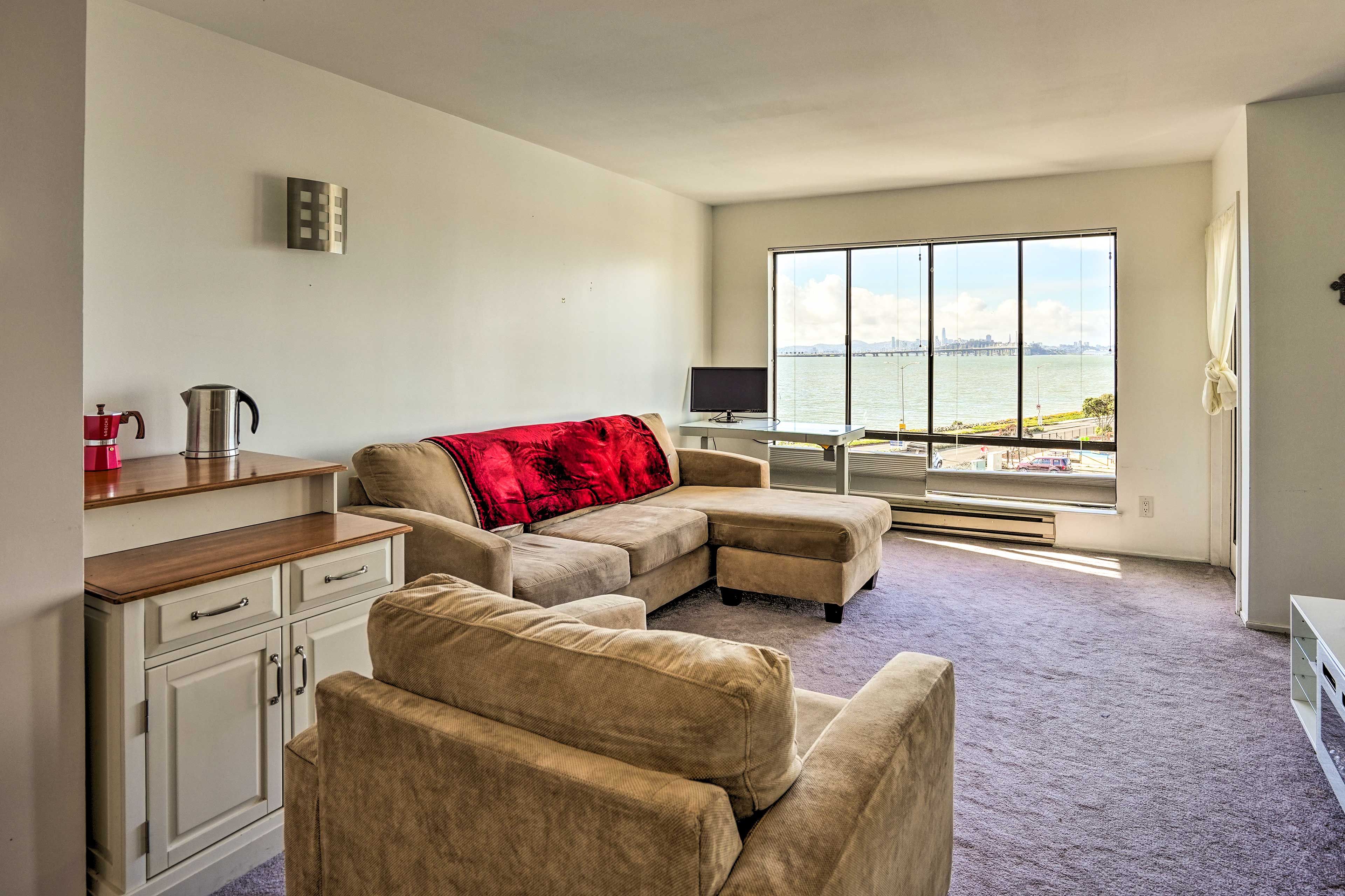 Living Room | Free WiFi
