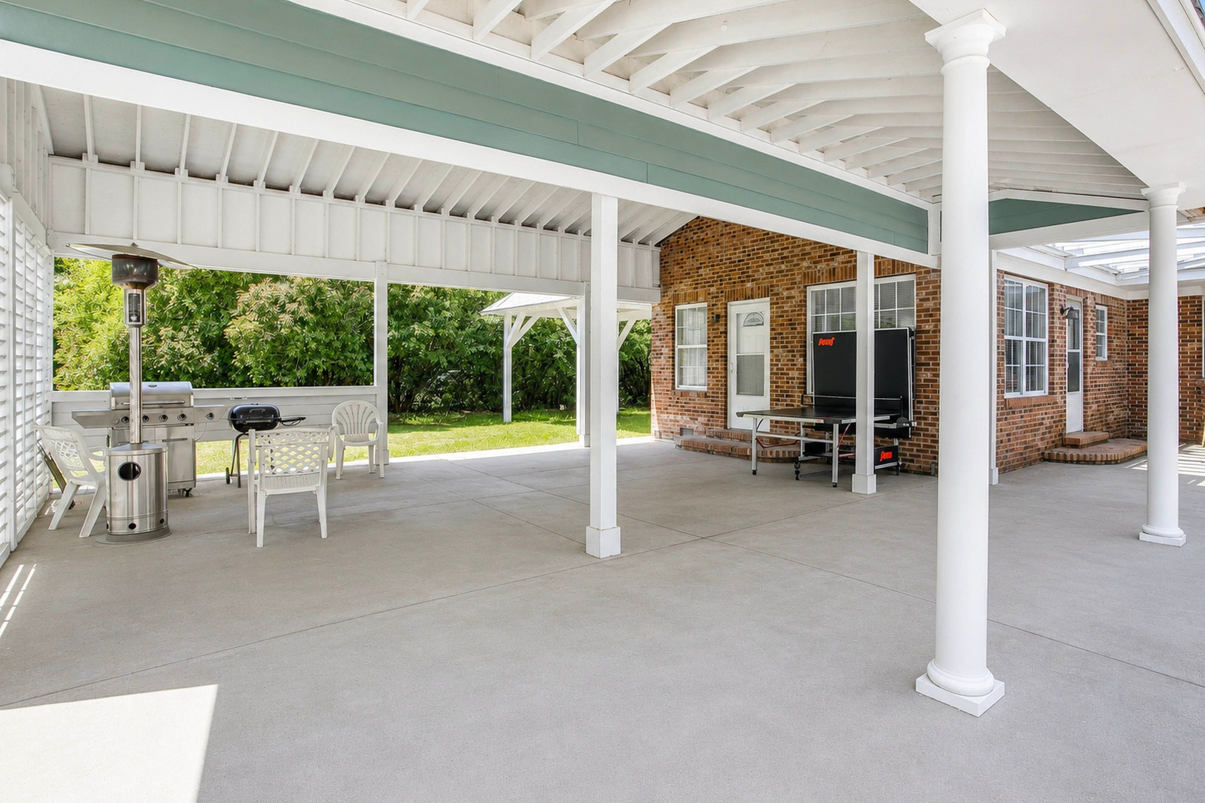 Patio | Ping Pong Table | Gas & Charcoal Grills