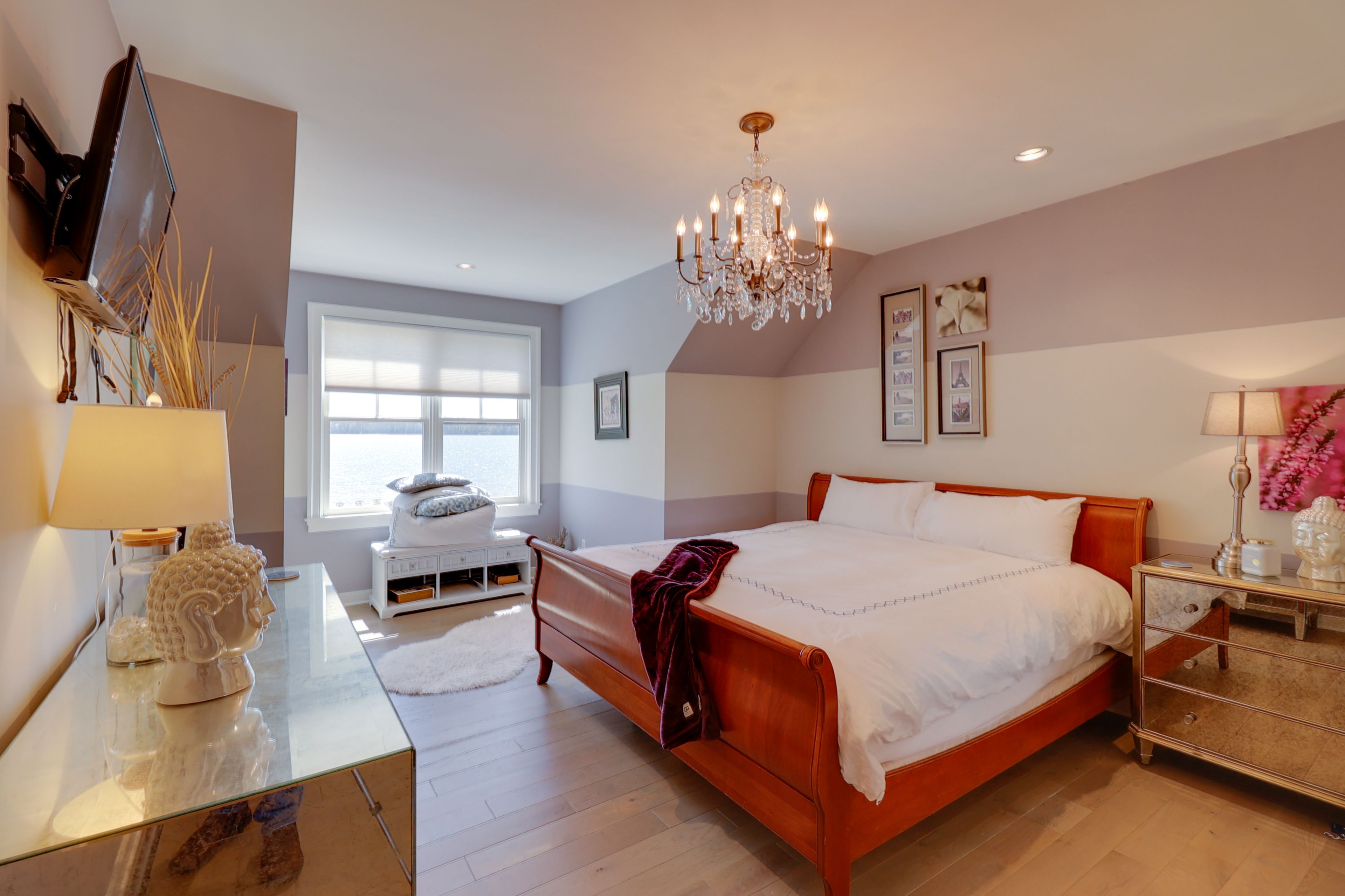 Bedroom 2 | King Bed | Smart TV