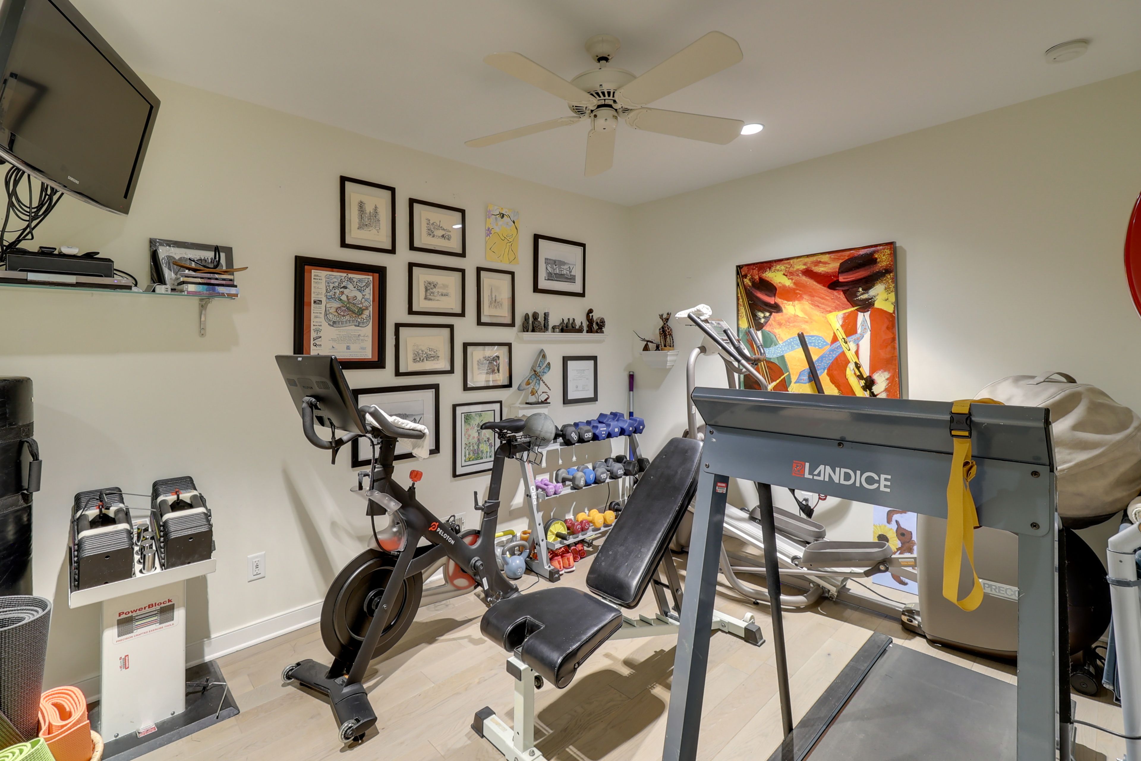 Home Gym | Smart TV