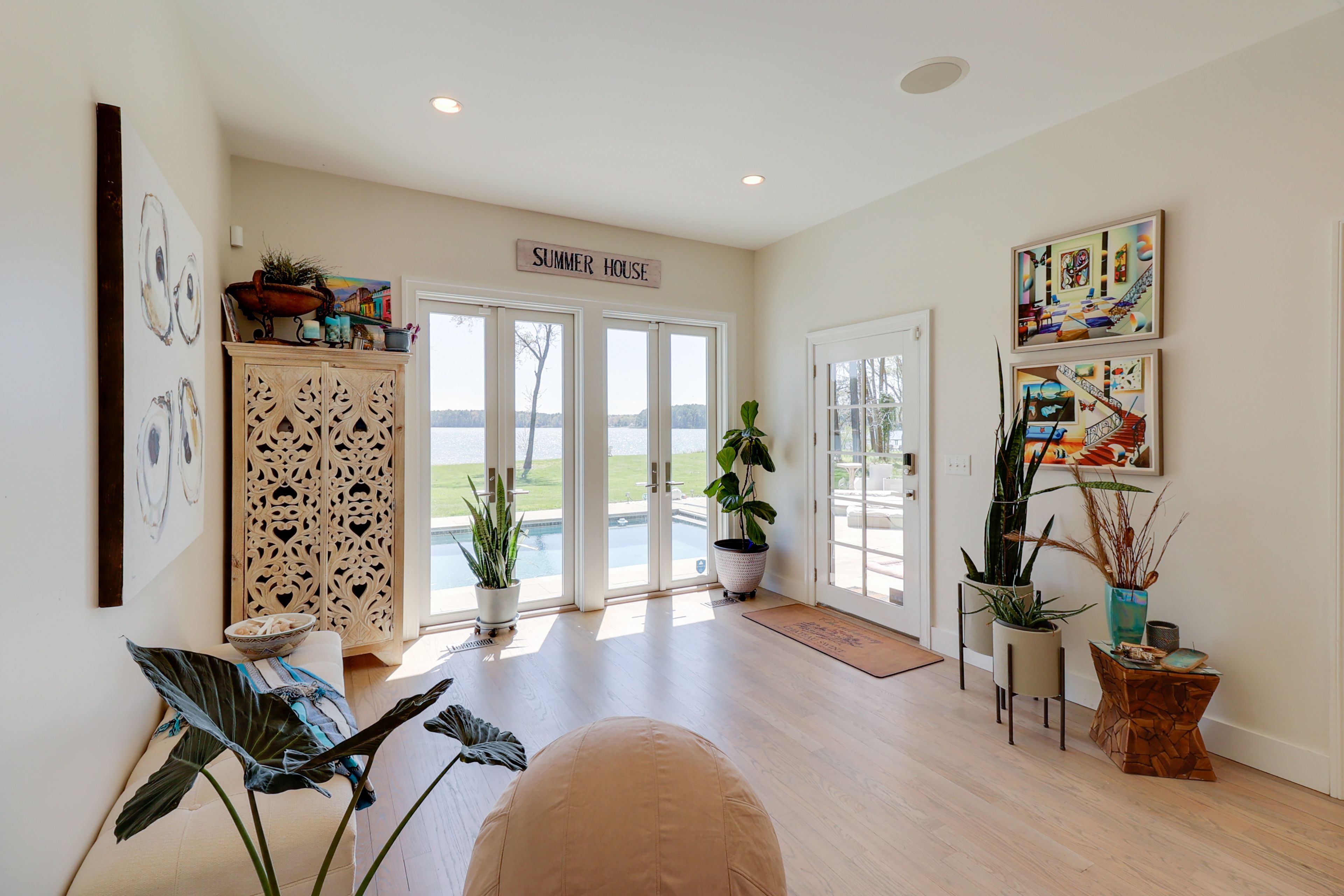 Yoga Room | Wine Fridge