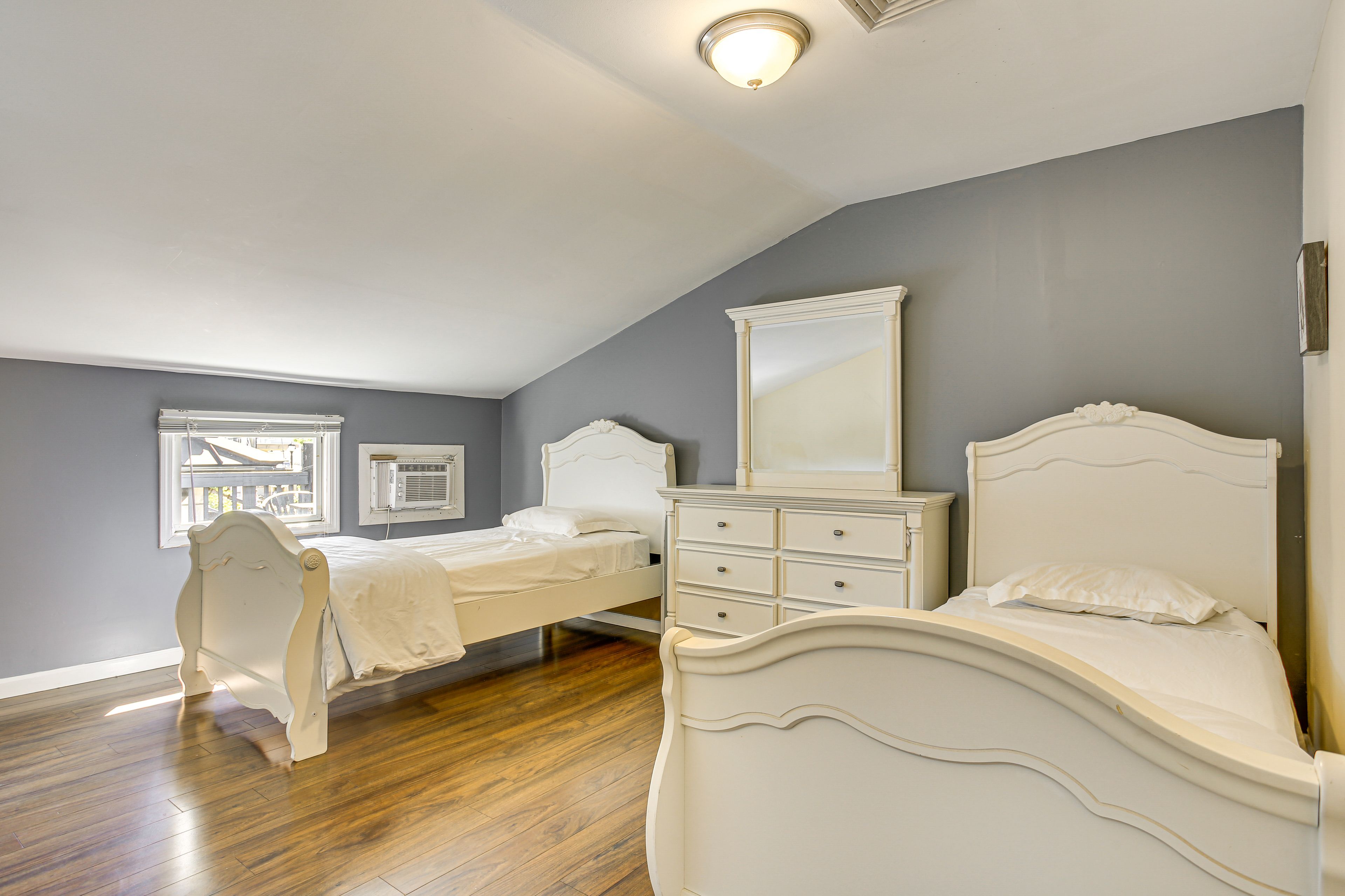 Bedroom 4 | 2 Twin Beds