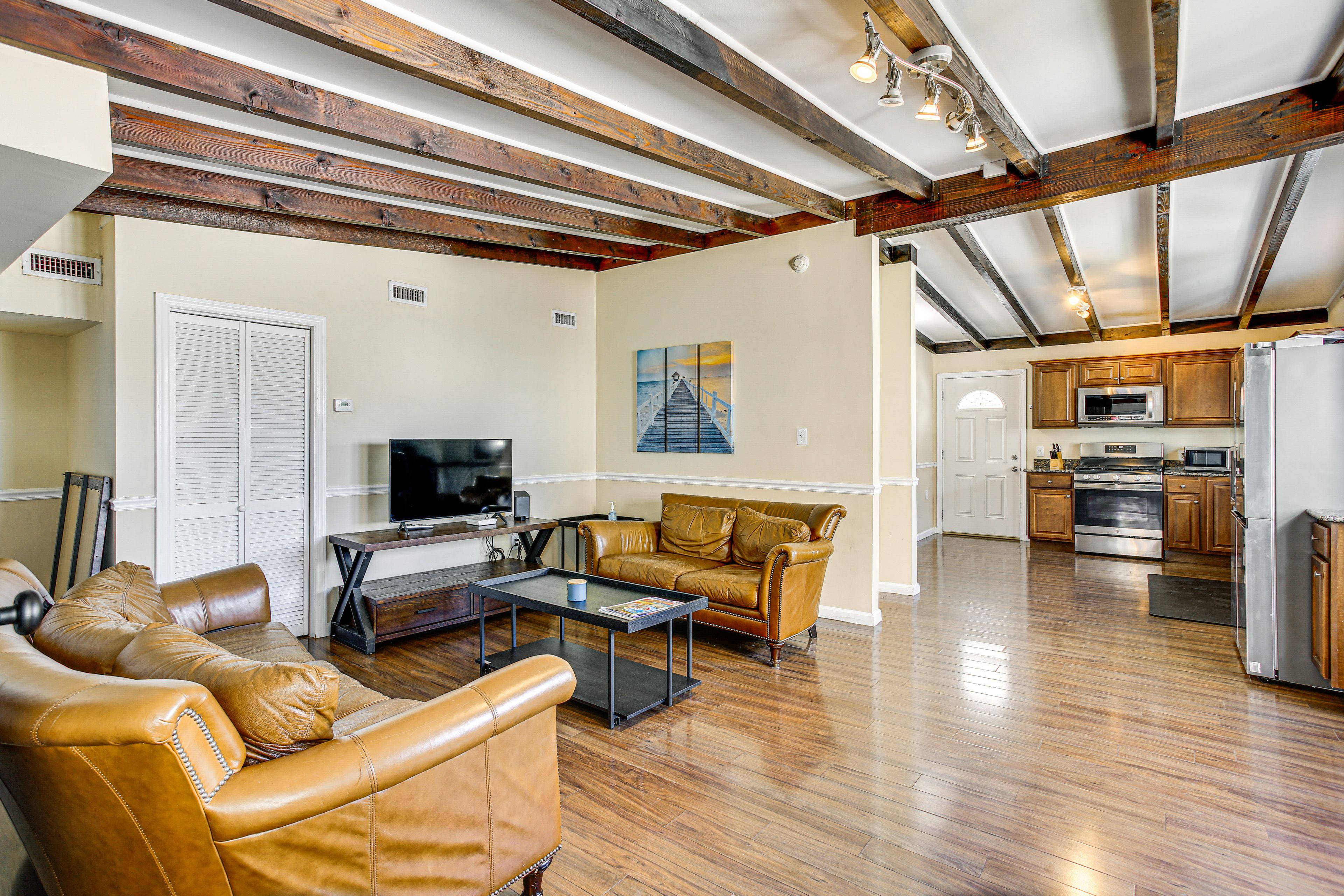 Living Room | Smart TV | Single-Story Unit