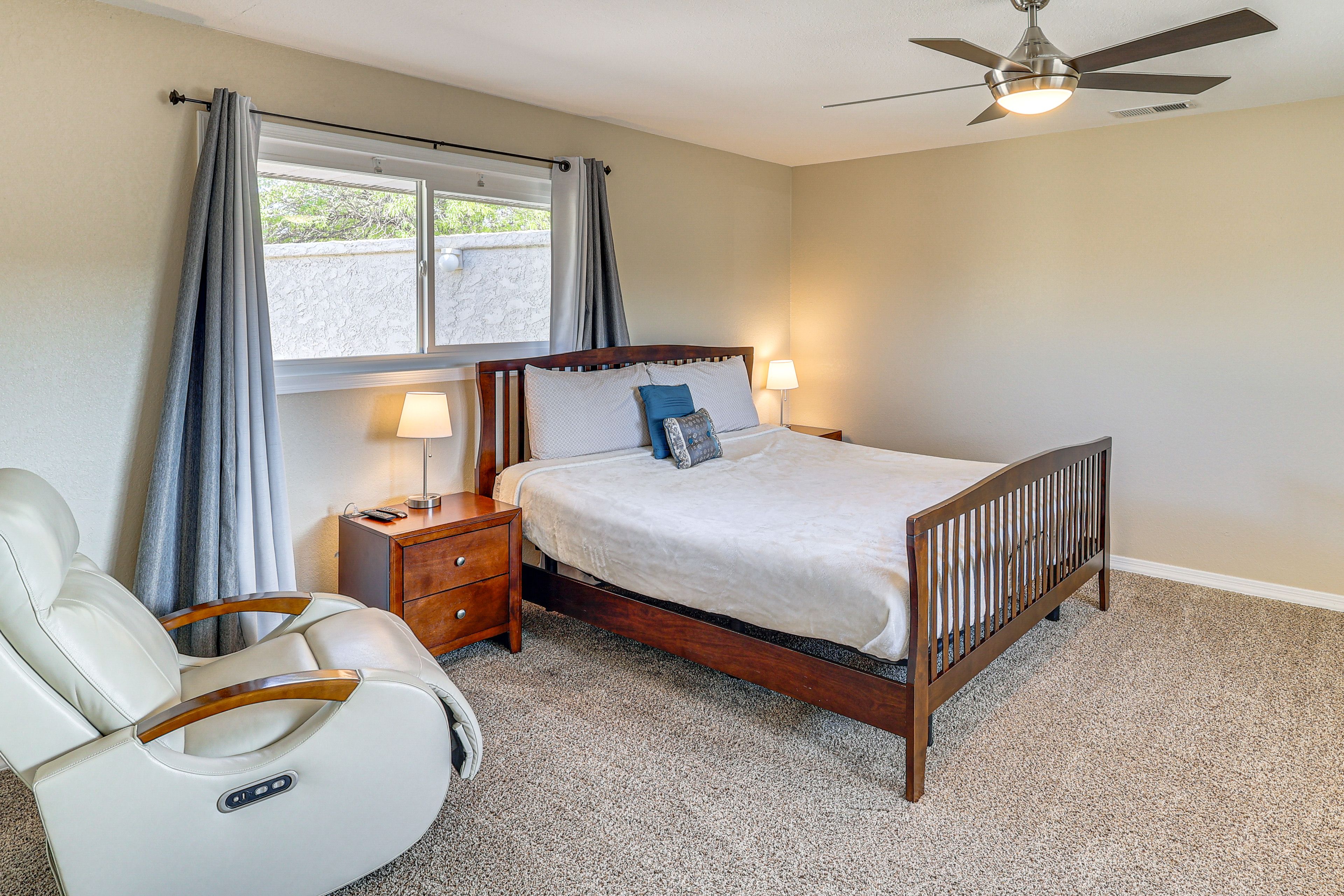 Bedroom 1 | King Bed