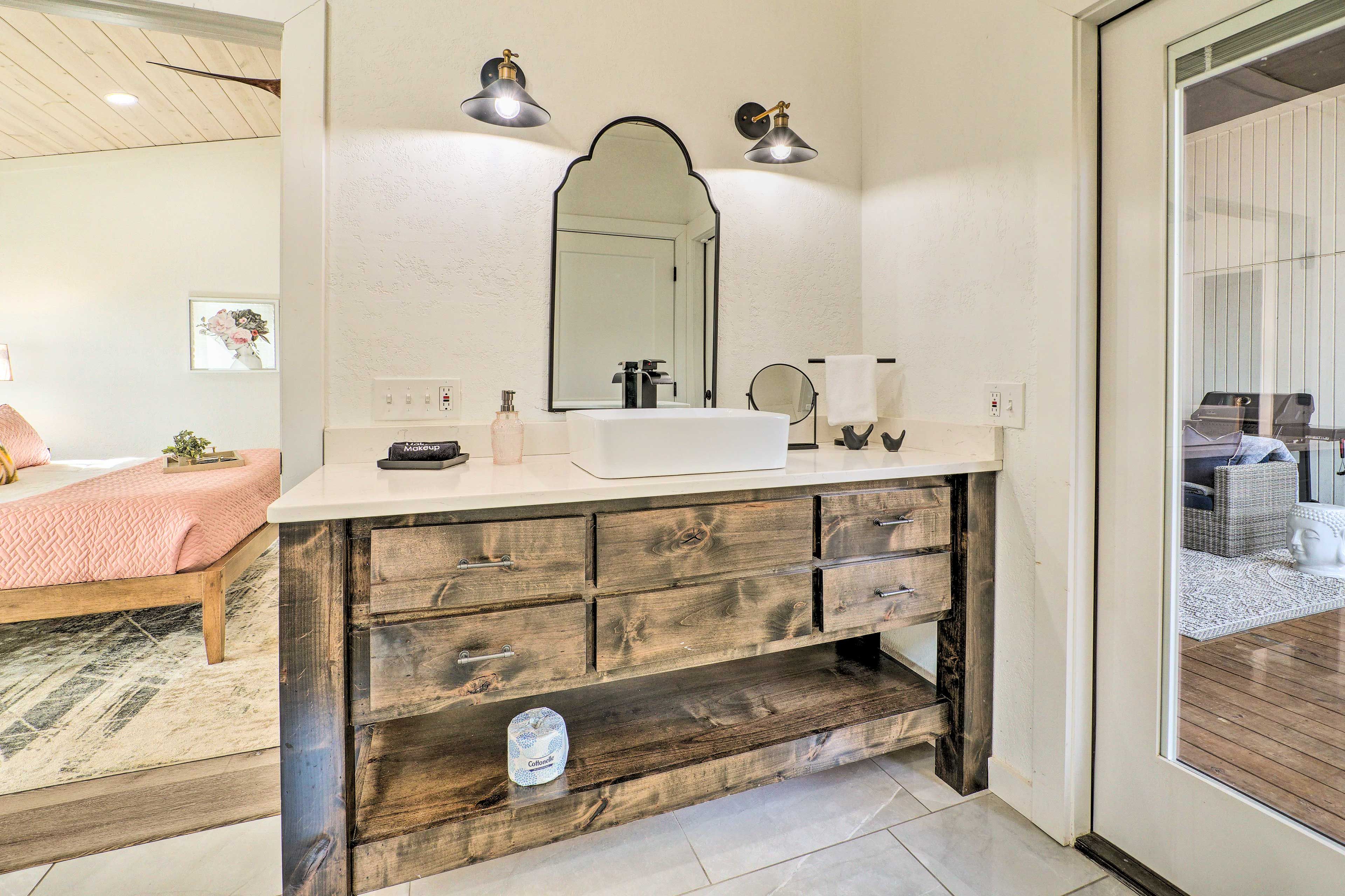 Full Bathroom
