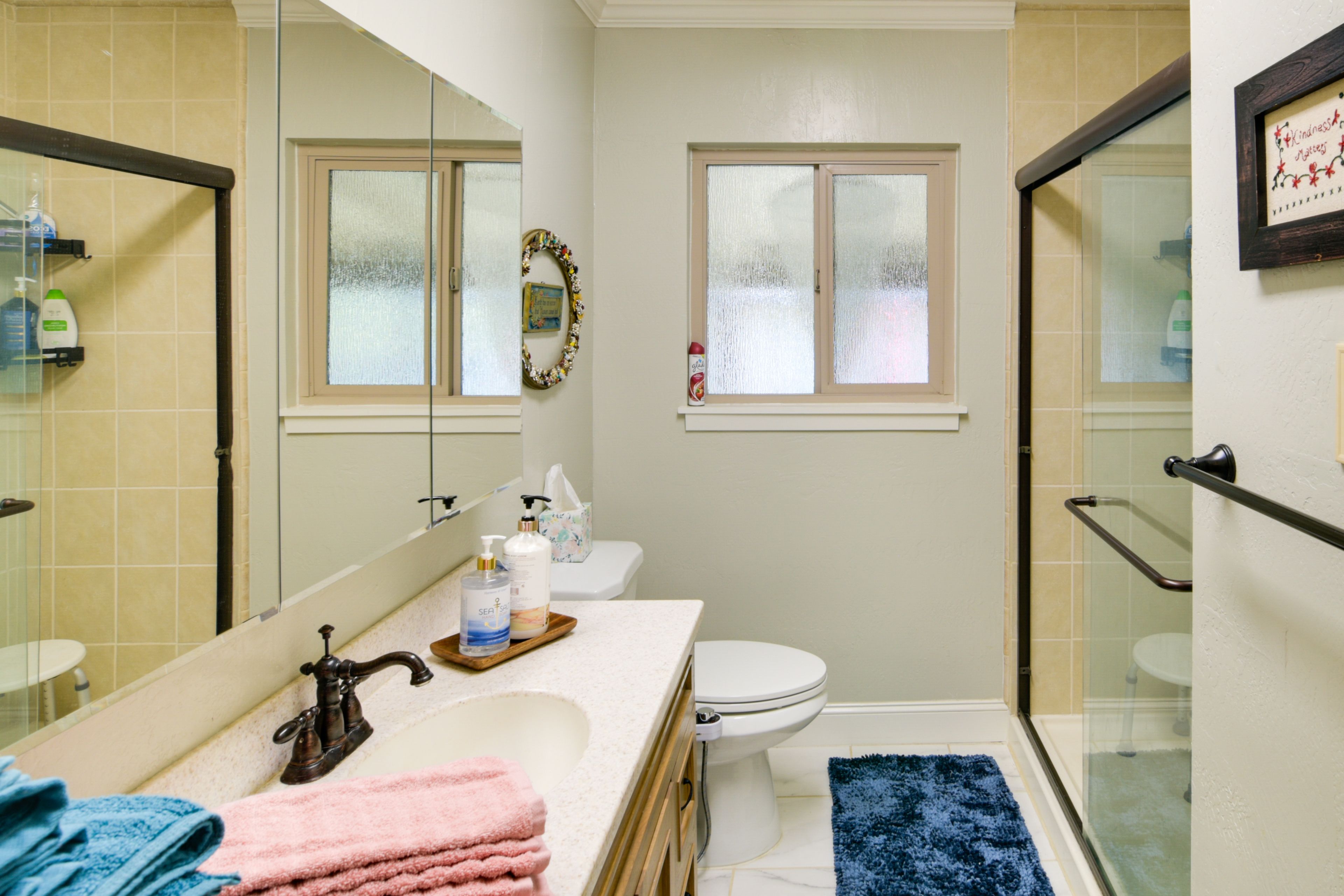 Full Bathroom | Towels Provided | Hair Dryer