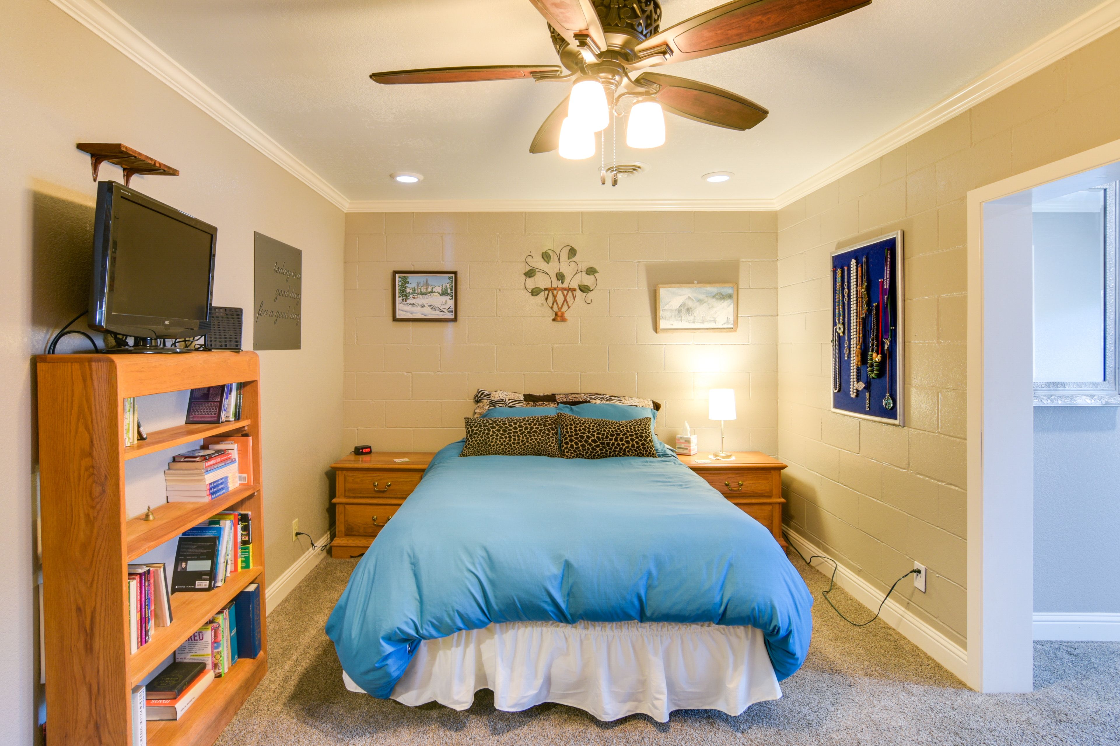 Bedroom 1 | Queen Bed | Linens Provided