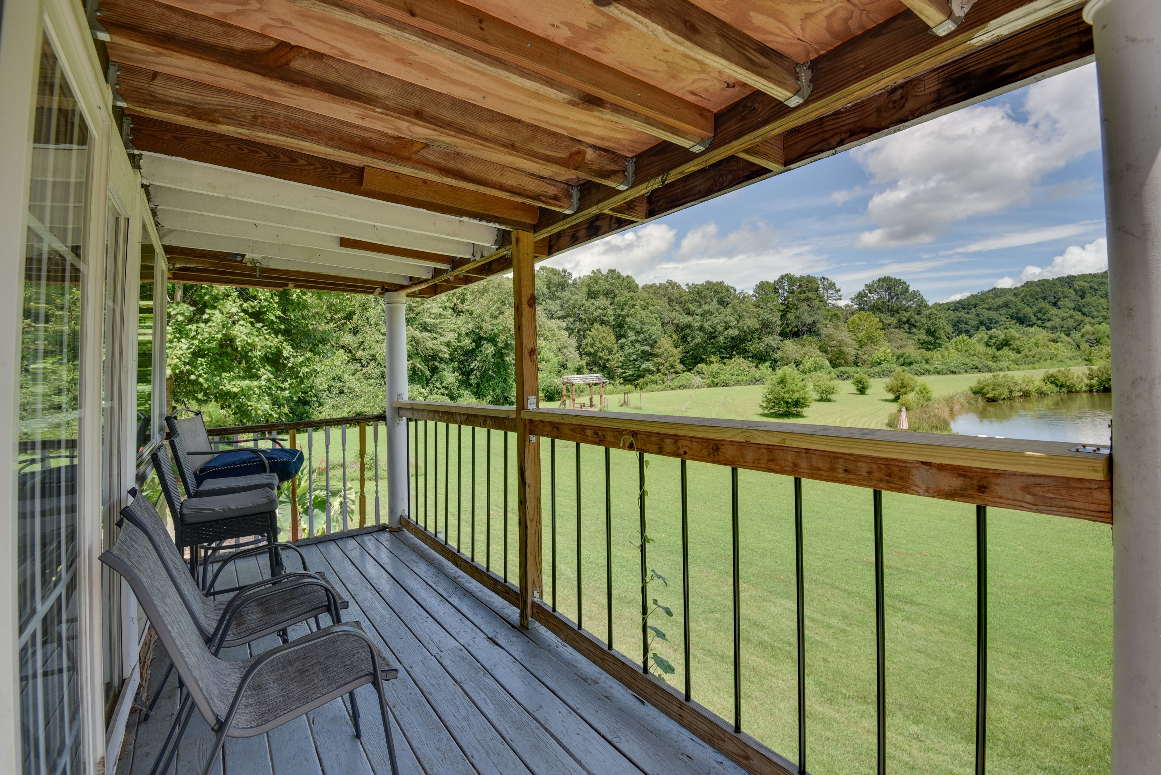 Furnished Deck w/ Seating