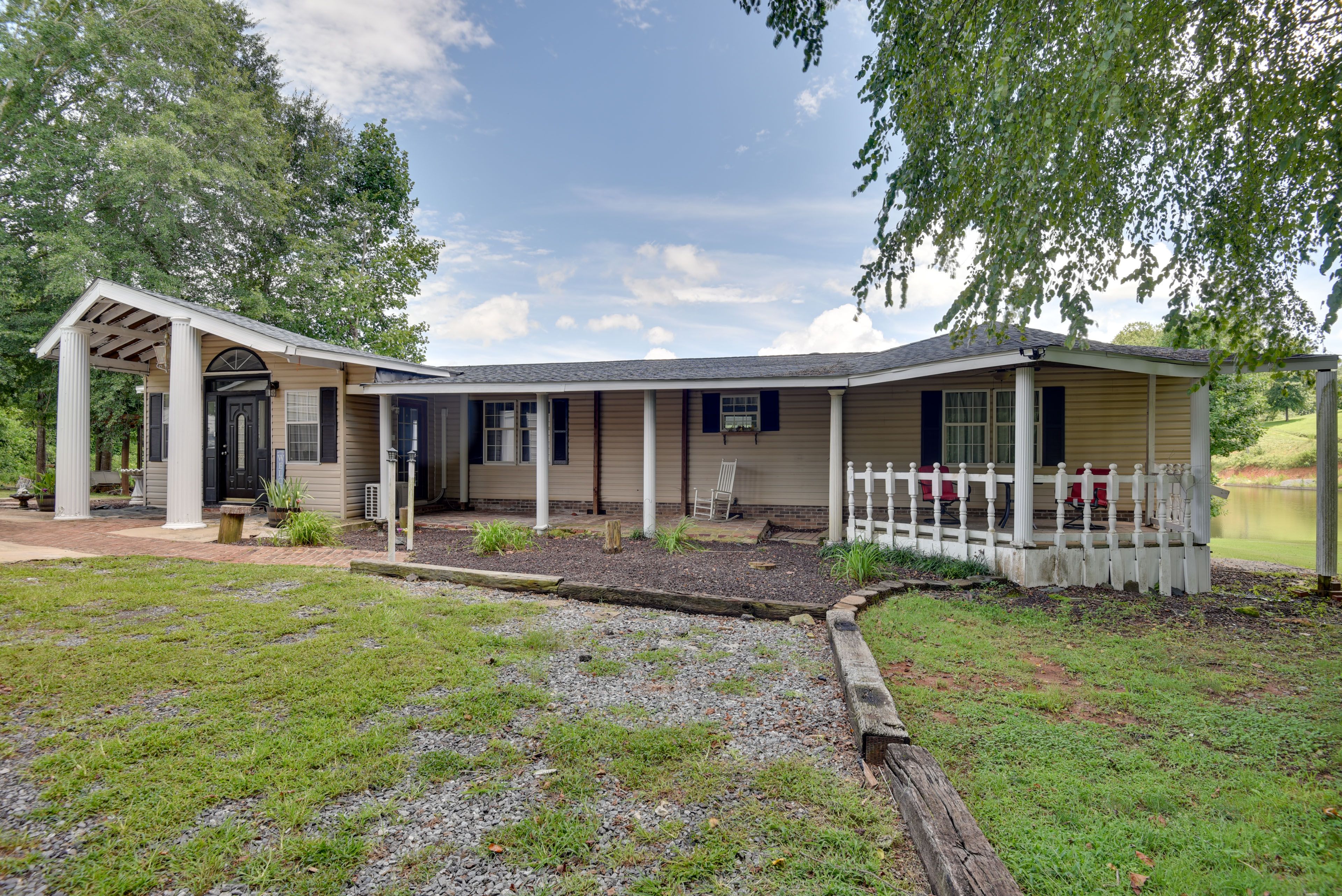 Parking | Driveway (8 Vehicles) | RV/Trailer Parking | Basketball Hoop