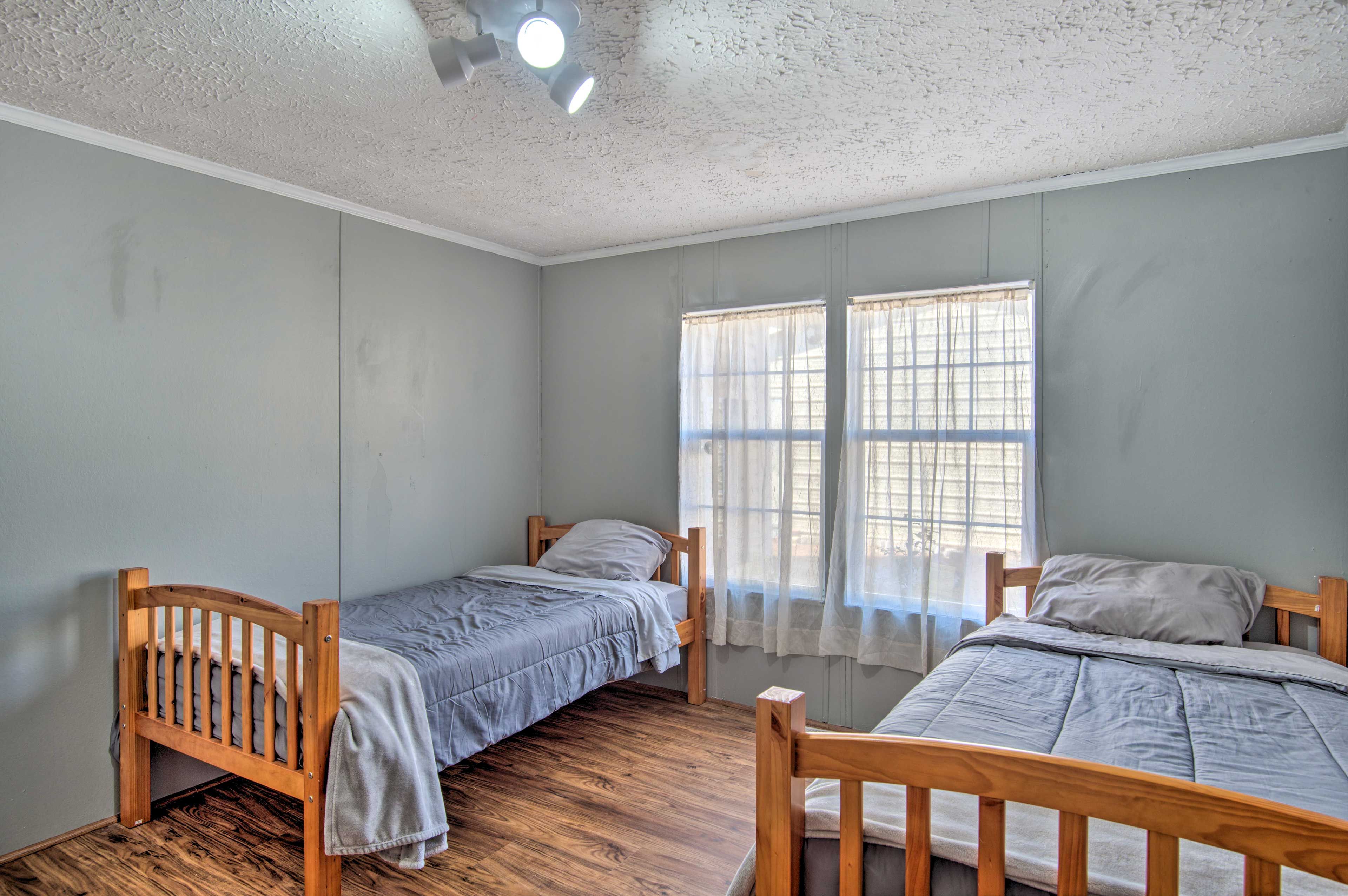 Bedroom 4 | 2 Twin Beds