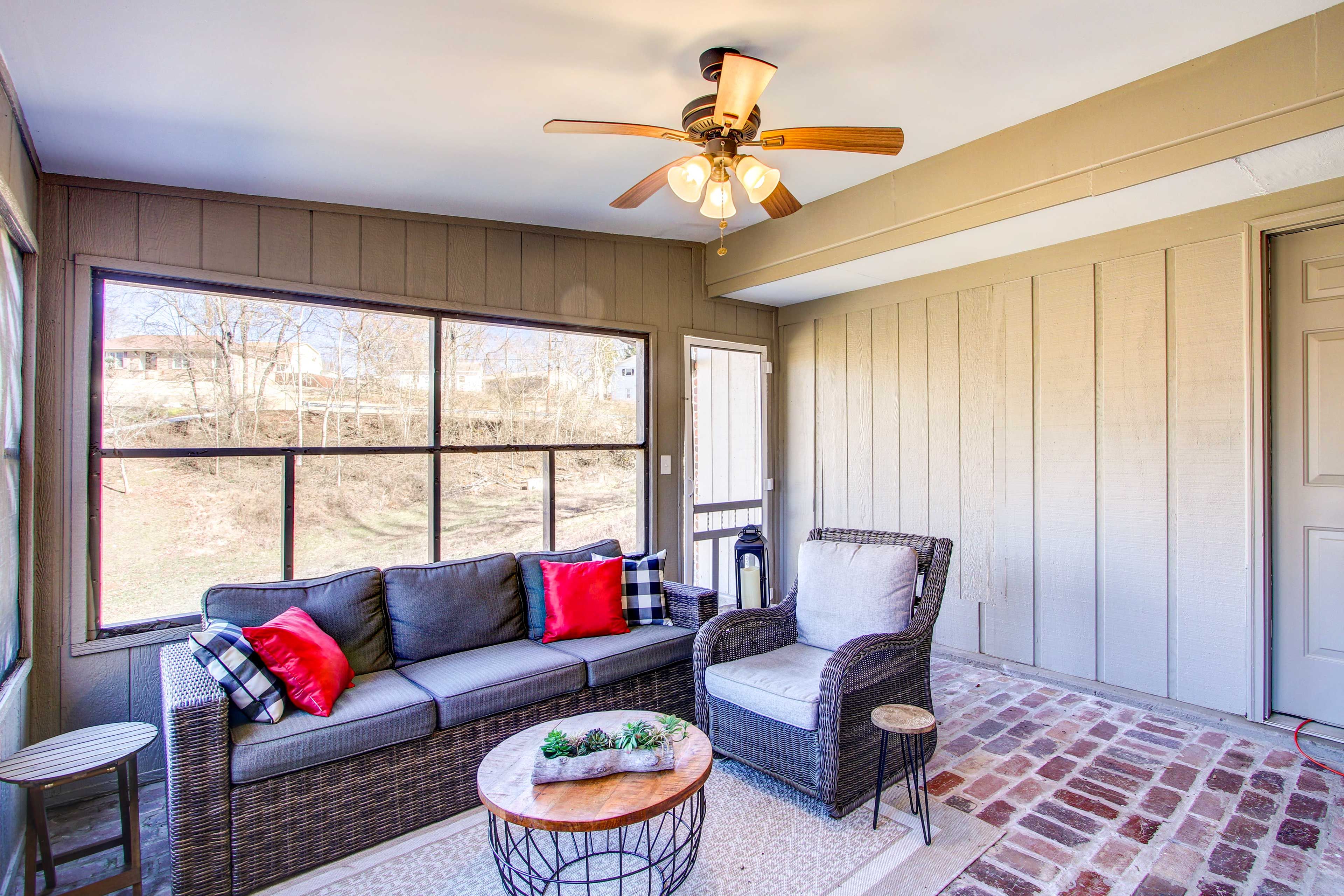 House Exterior | Screened Porch