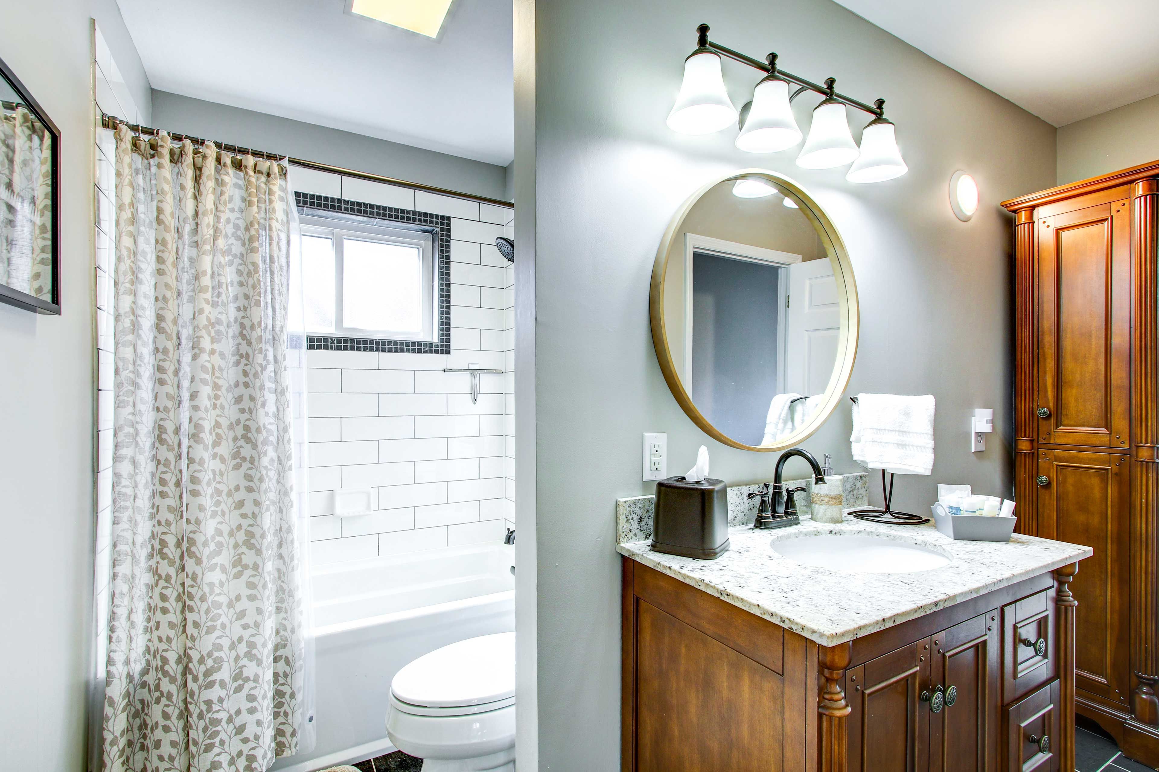 Full Bathroom | Main Floor