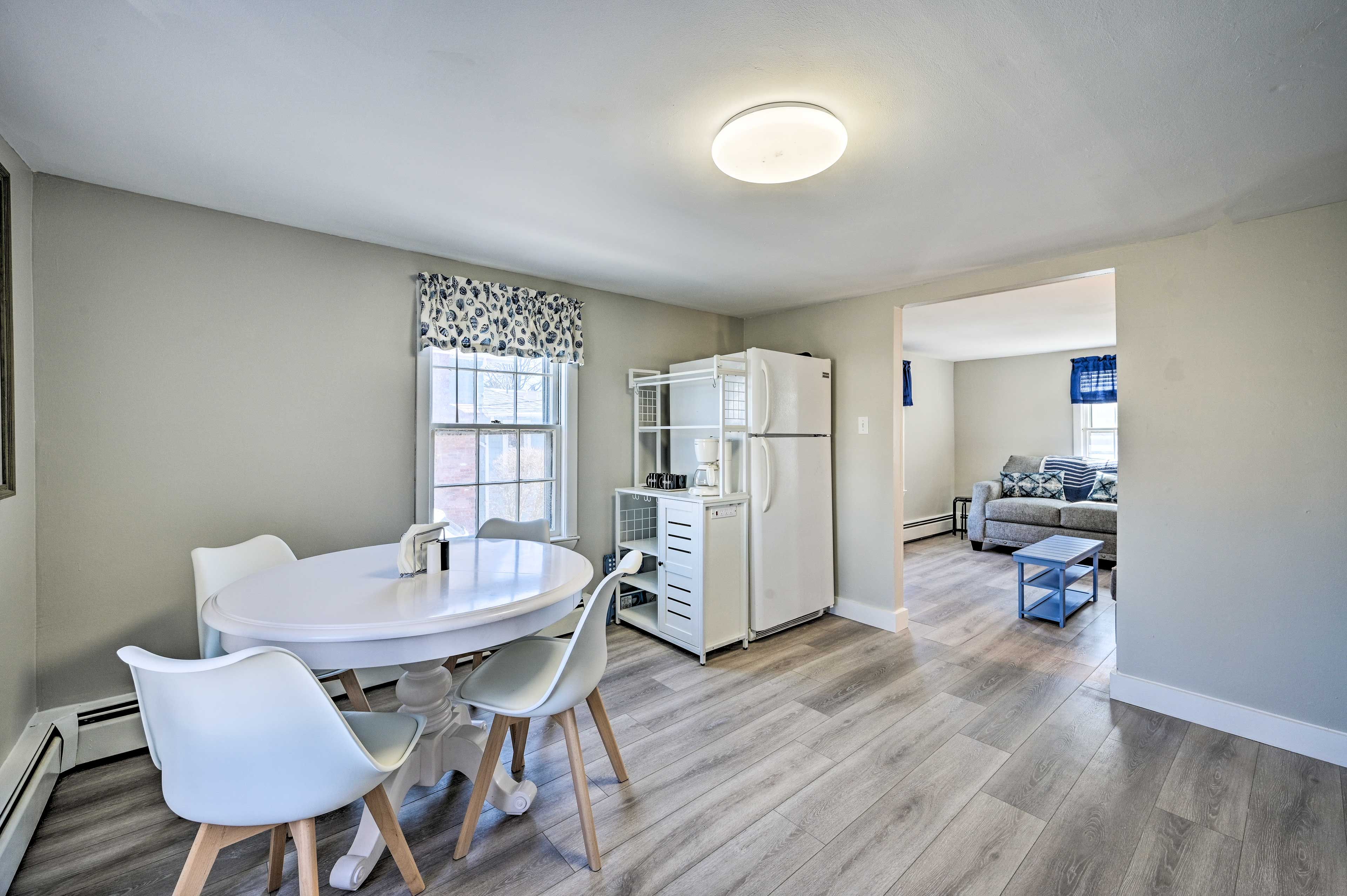 Kitchen | Cooking Basics | Coffee Maker | Paper Towels/Trash Bags Provided