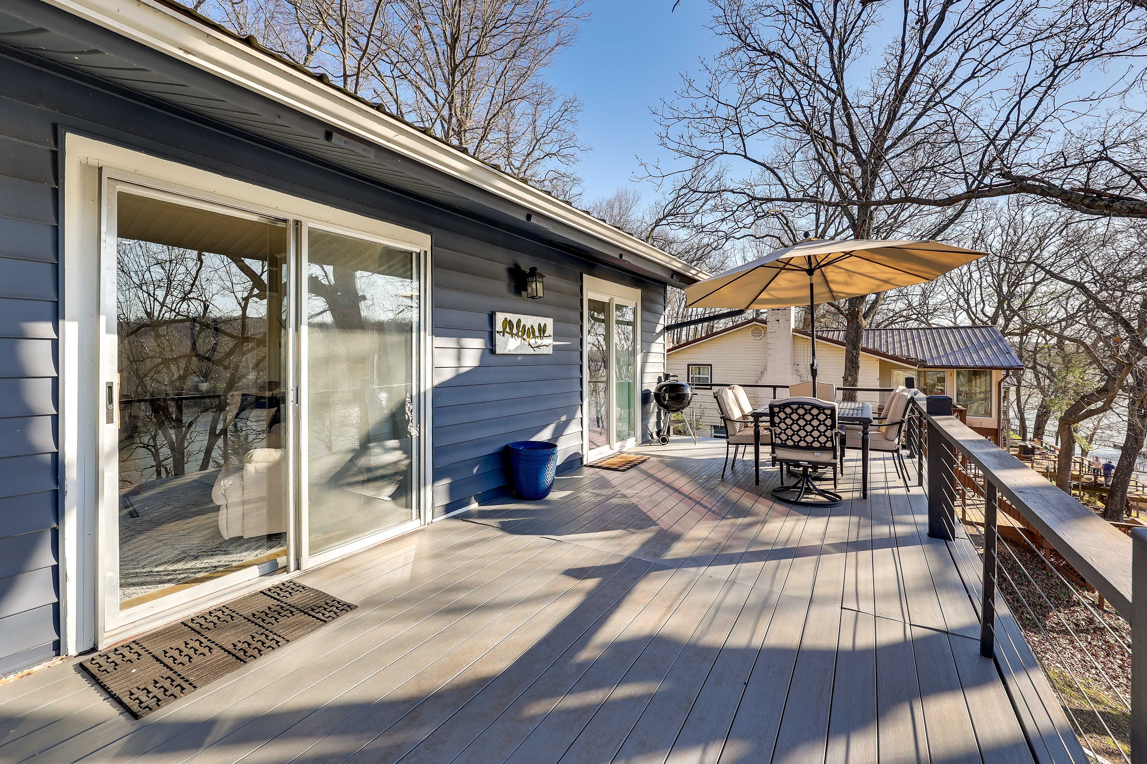 Deck | Outdoor Seating & Dining