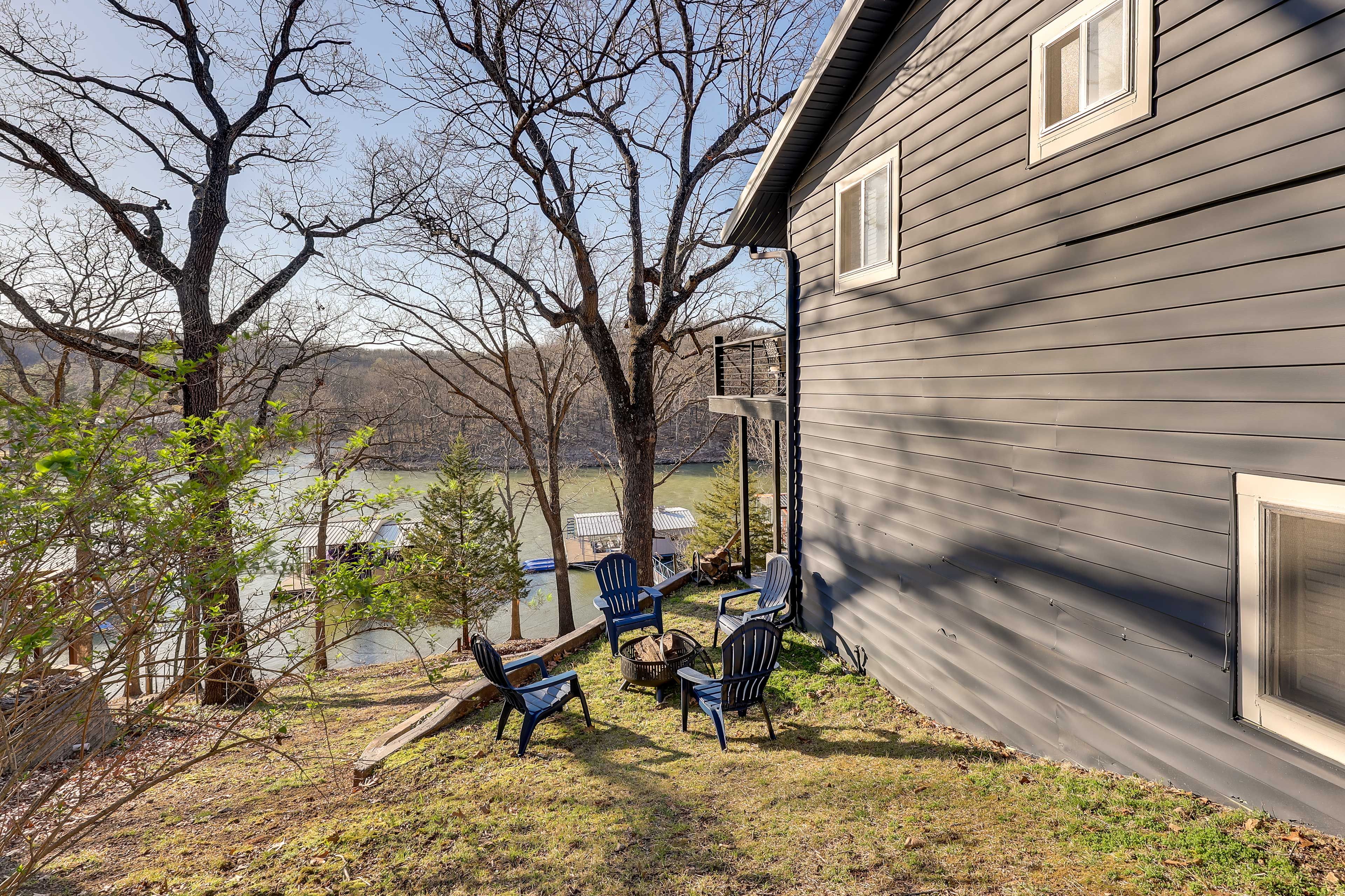 Fire Pit Area | Outdoor Seating