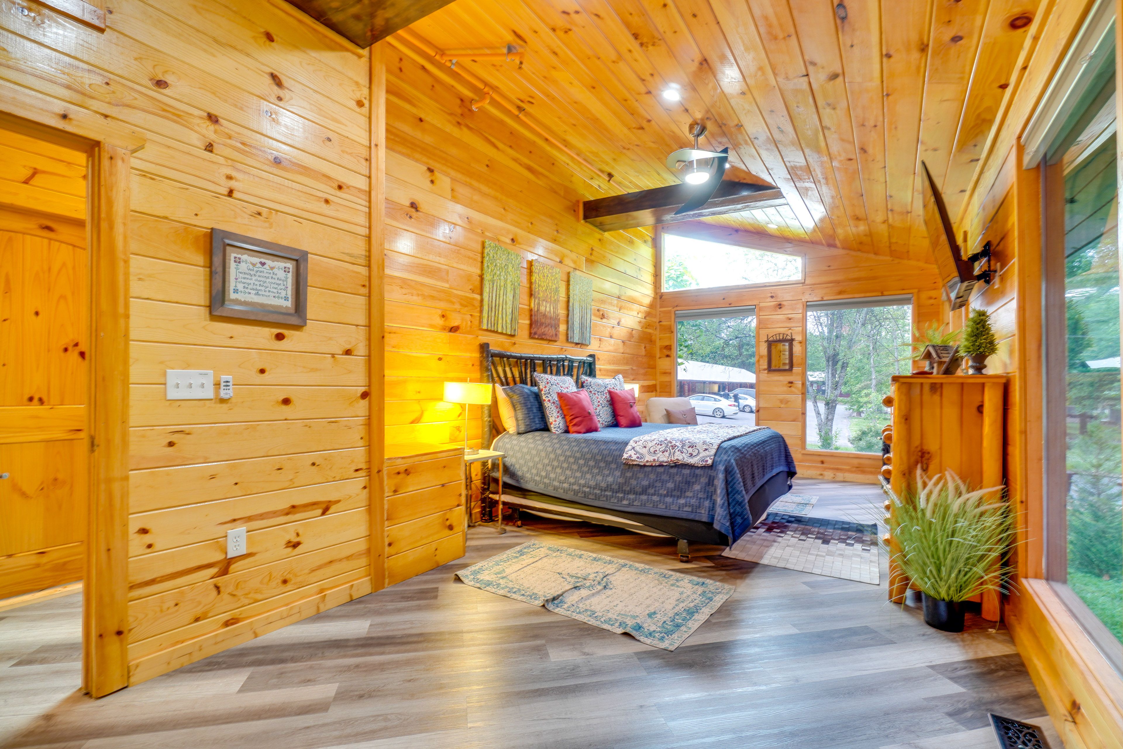 Bedroom 2 | Queen Bed | Smart TV | Walk-In Closet
