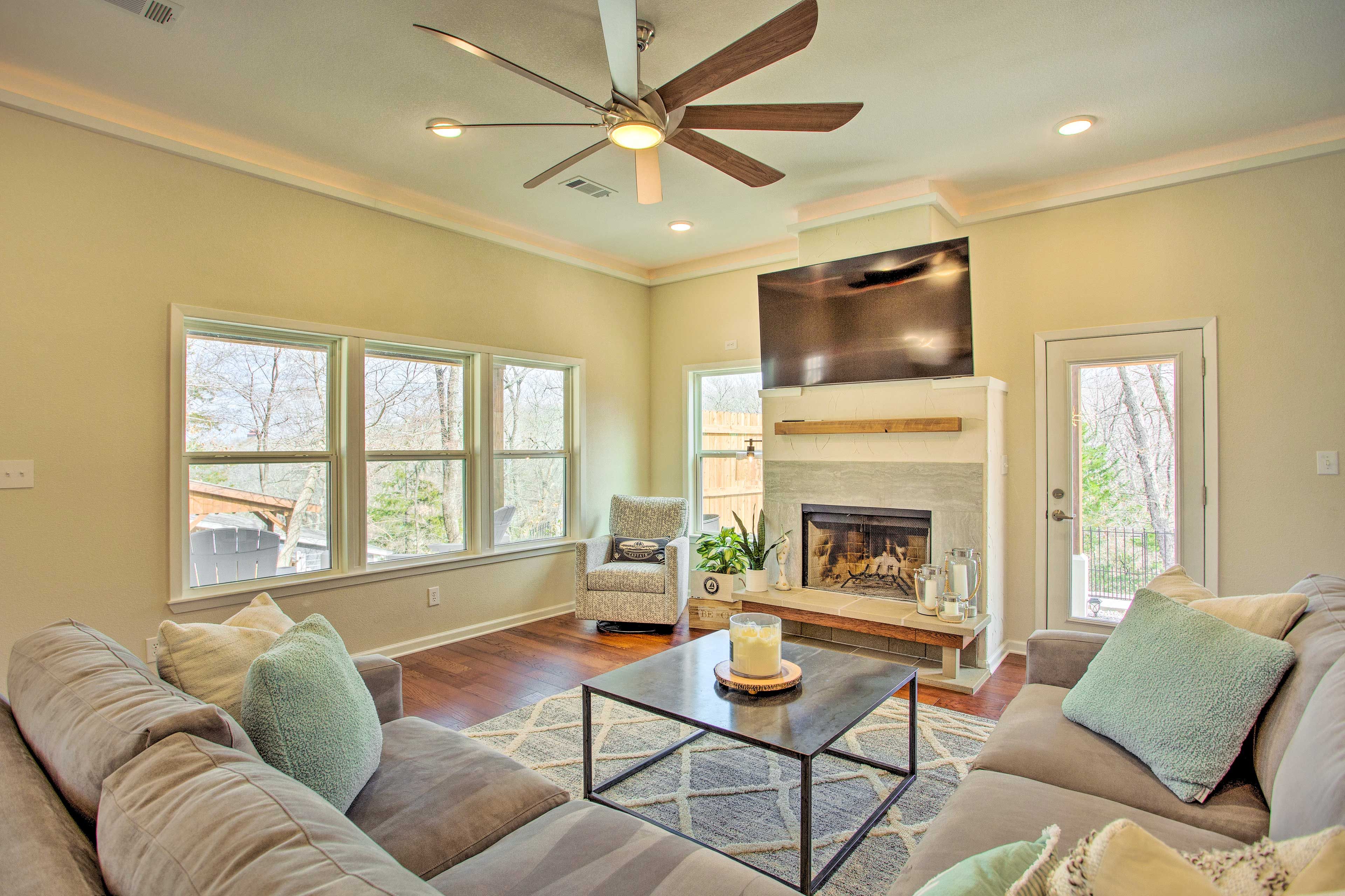 Living Room | Free WiFi | Smart TV