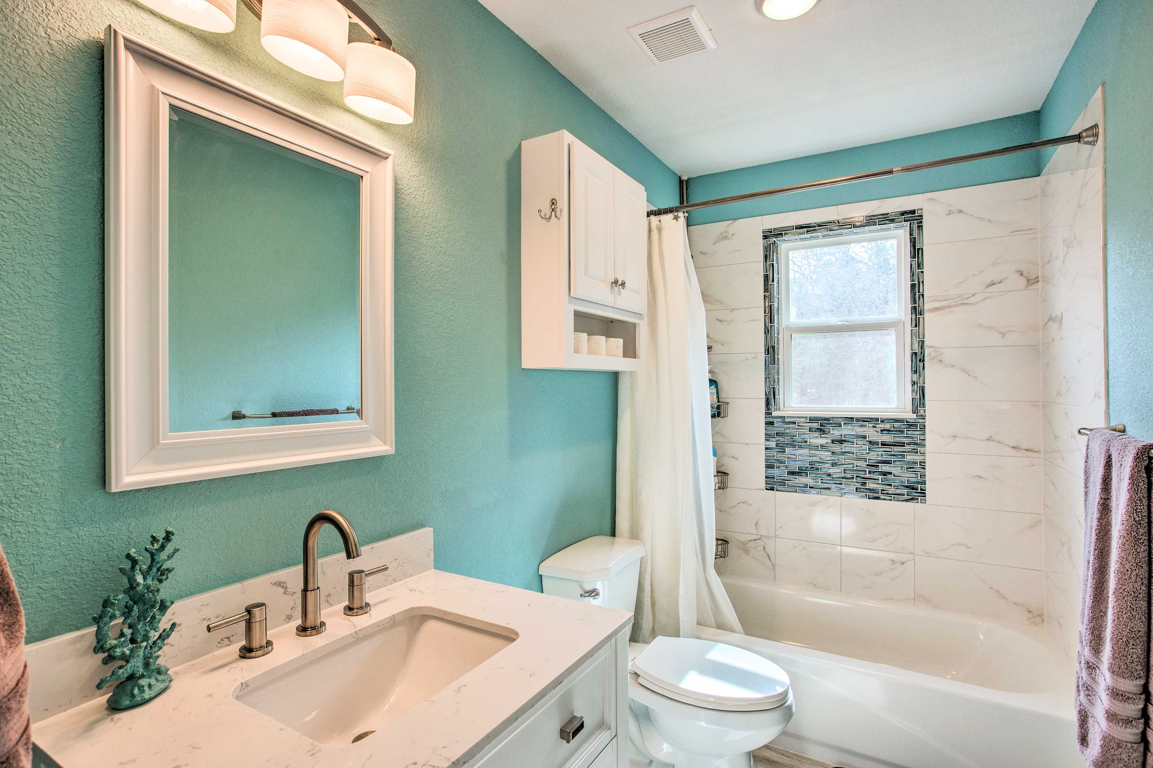 Full Bathroom | 2nd Floor