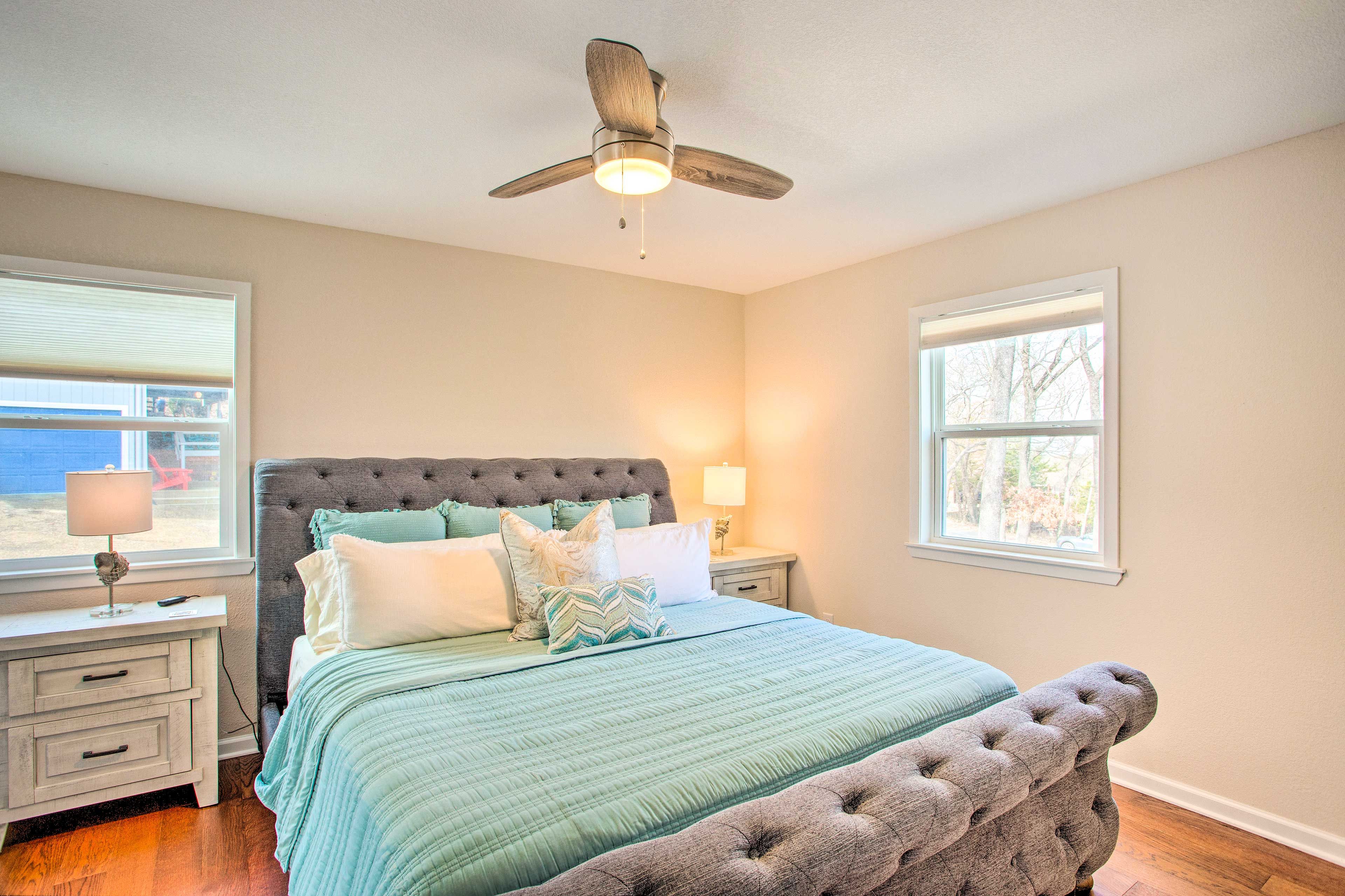 Bedroom 2 | King Bed | 2nd Floor | Walk-In Closet