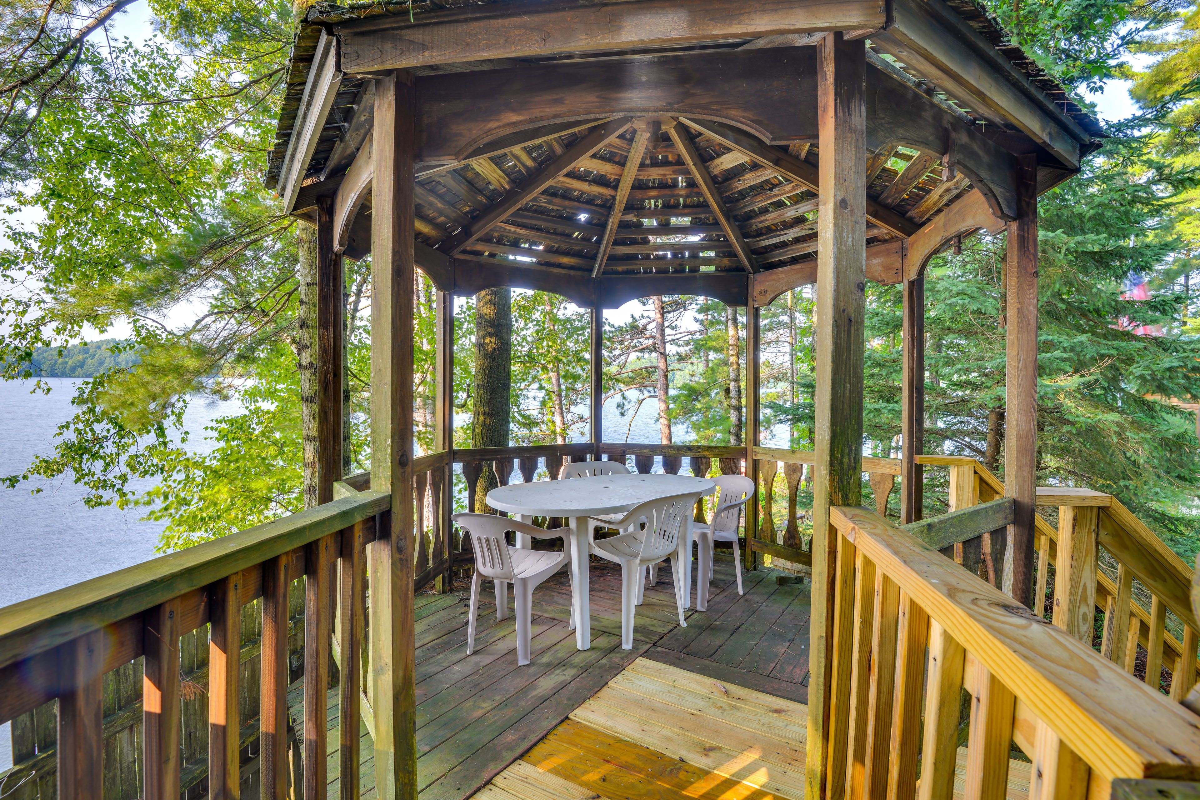 Gazebo | Outdoor Dining