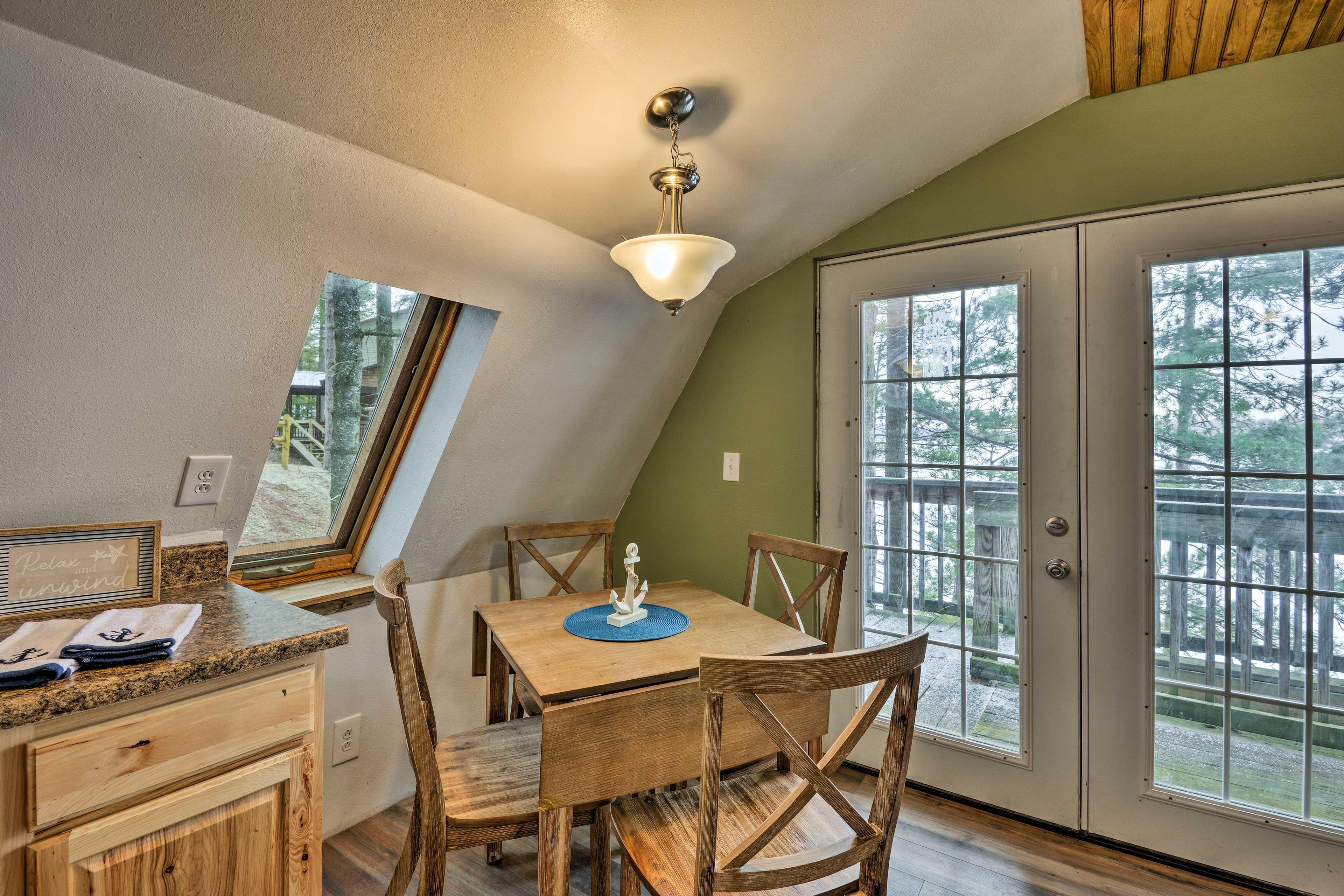 Dining Area | A/C Unit | Electric Heating | Ceiling Fans