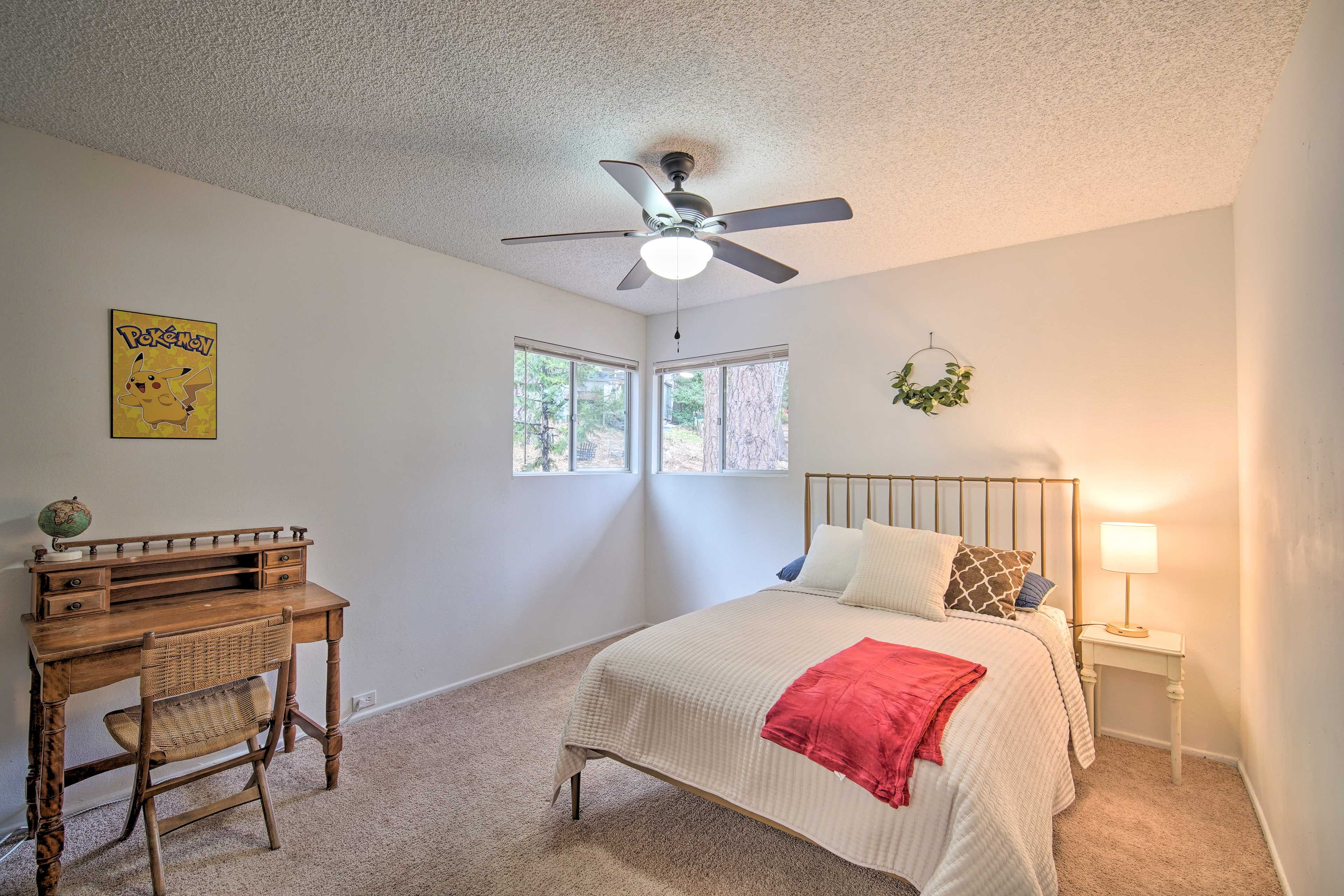 Bedroom 2 | Full Bed | Workspace