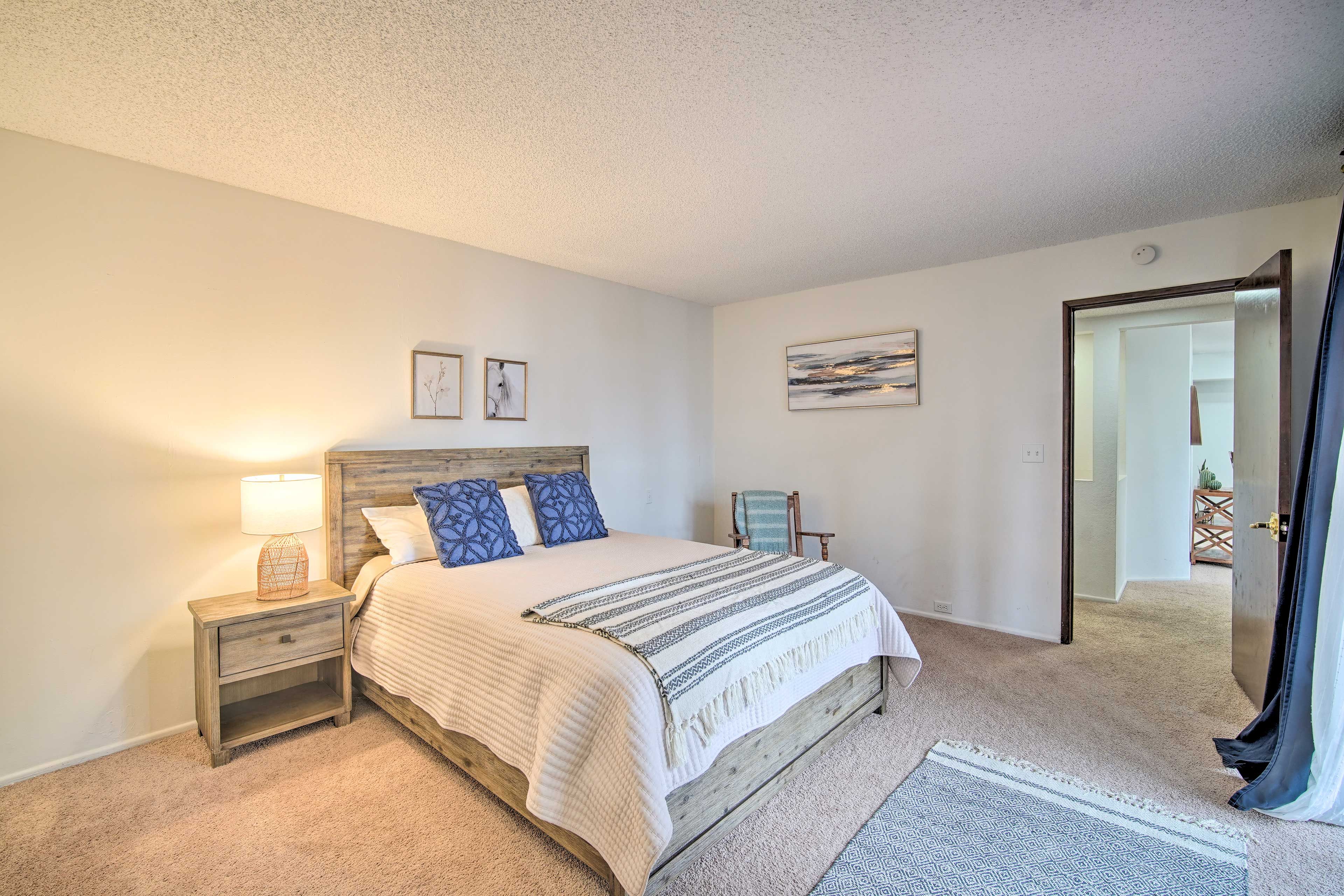 Bedroom 1 | Queen Bed | En-Suite Bathroom | 2nd Floor
