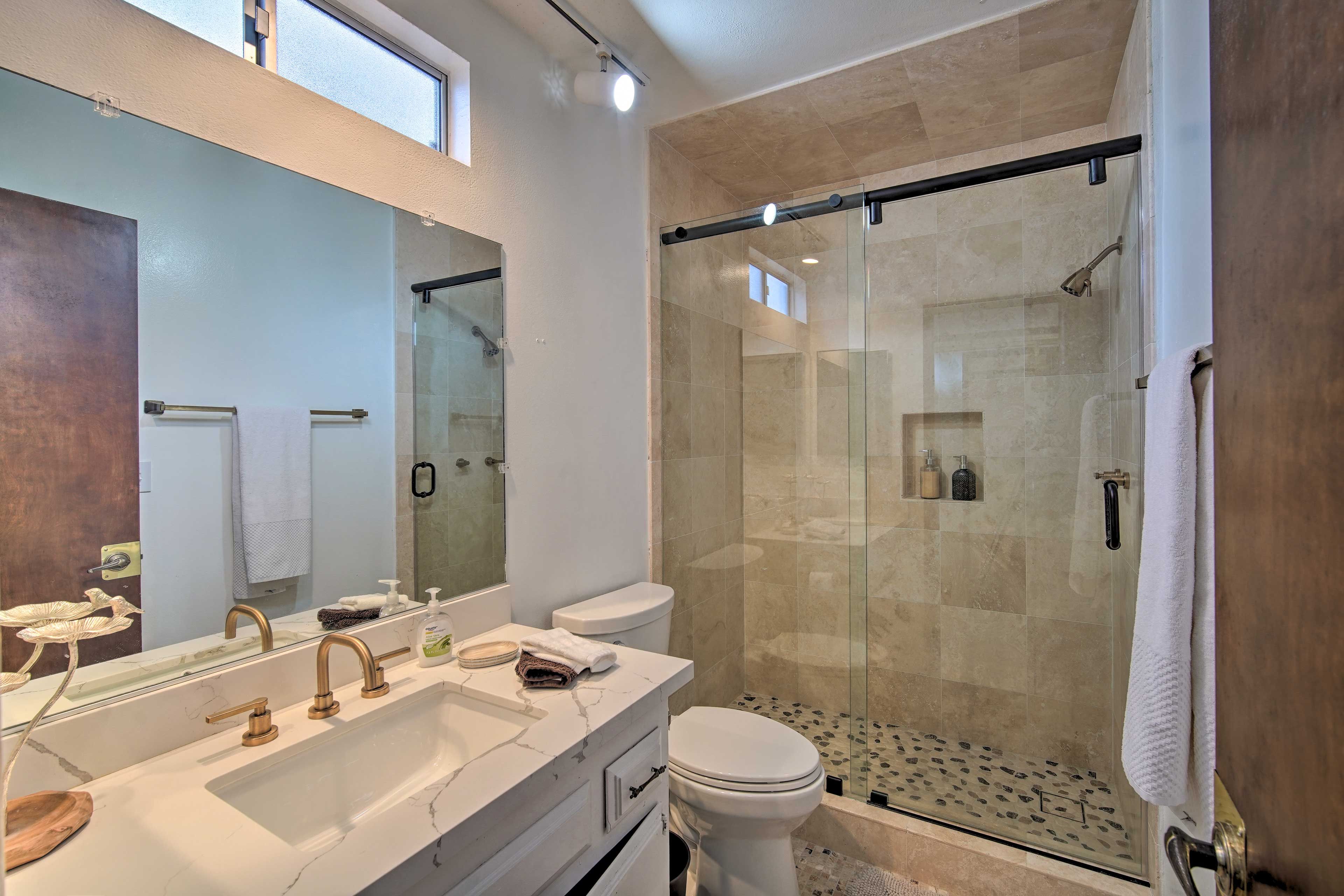 En-Suite Bathroom | Complimentary Toiletries