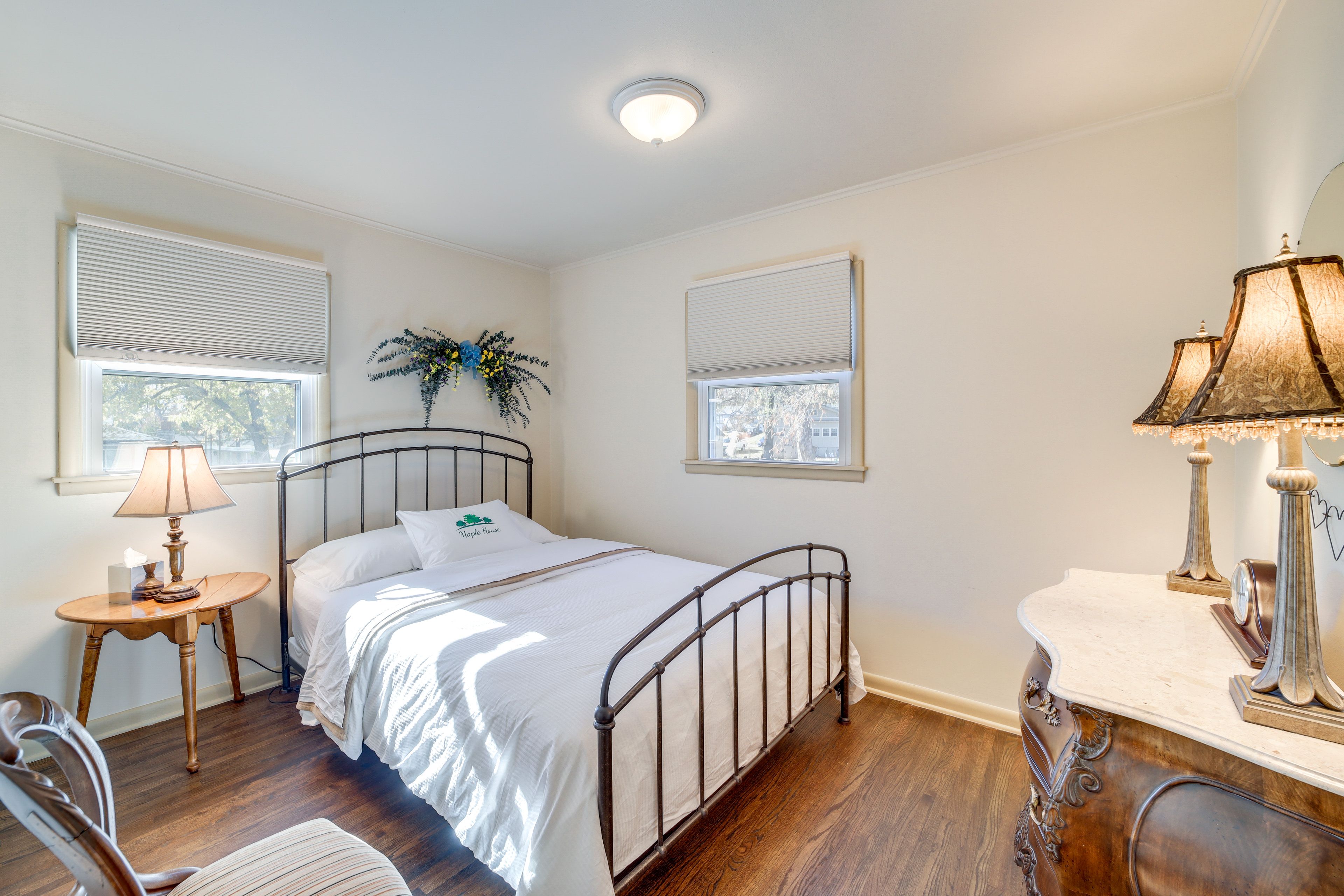 Bedroom 3 | Queen Bed