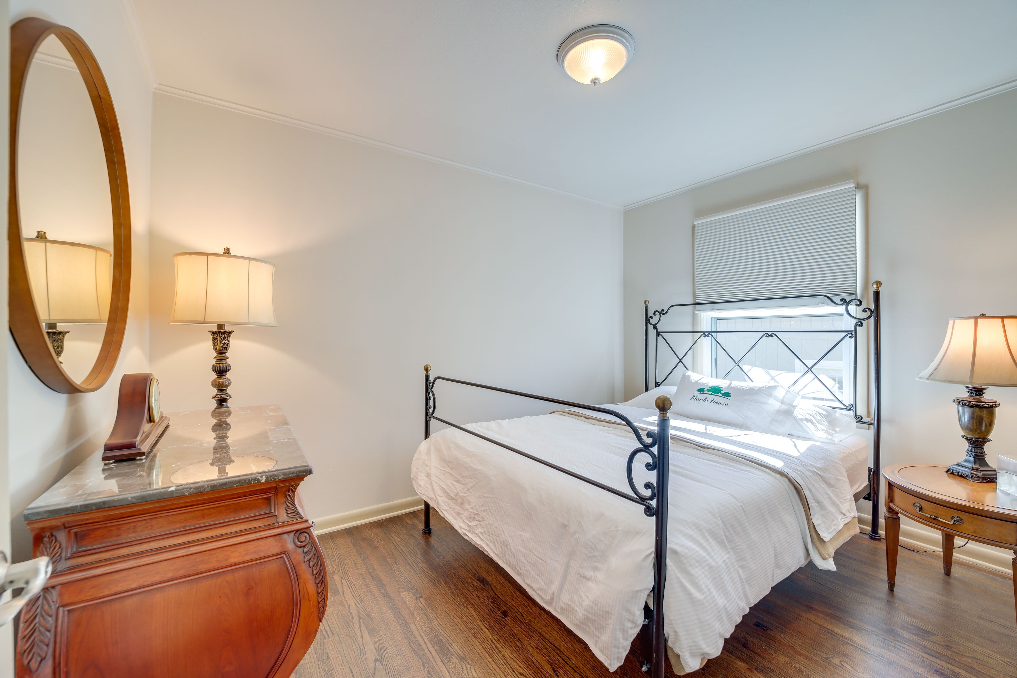 Bedroom 2 | Queen Bed