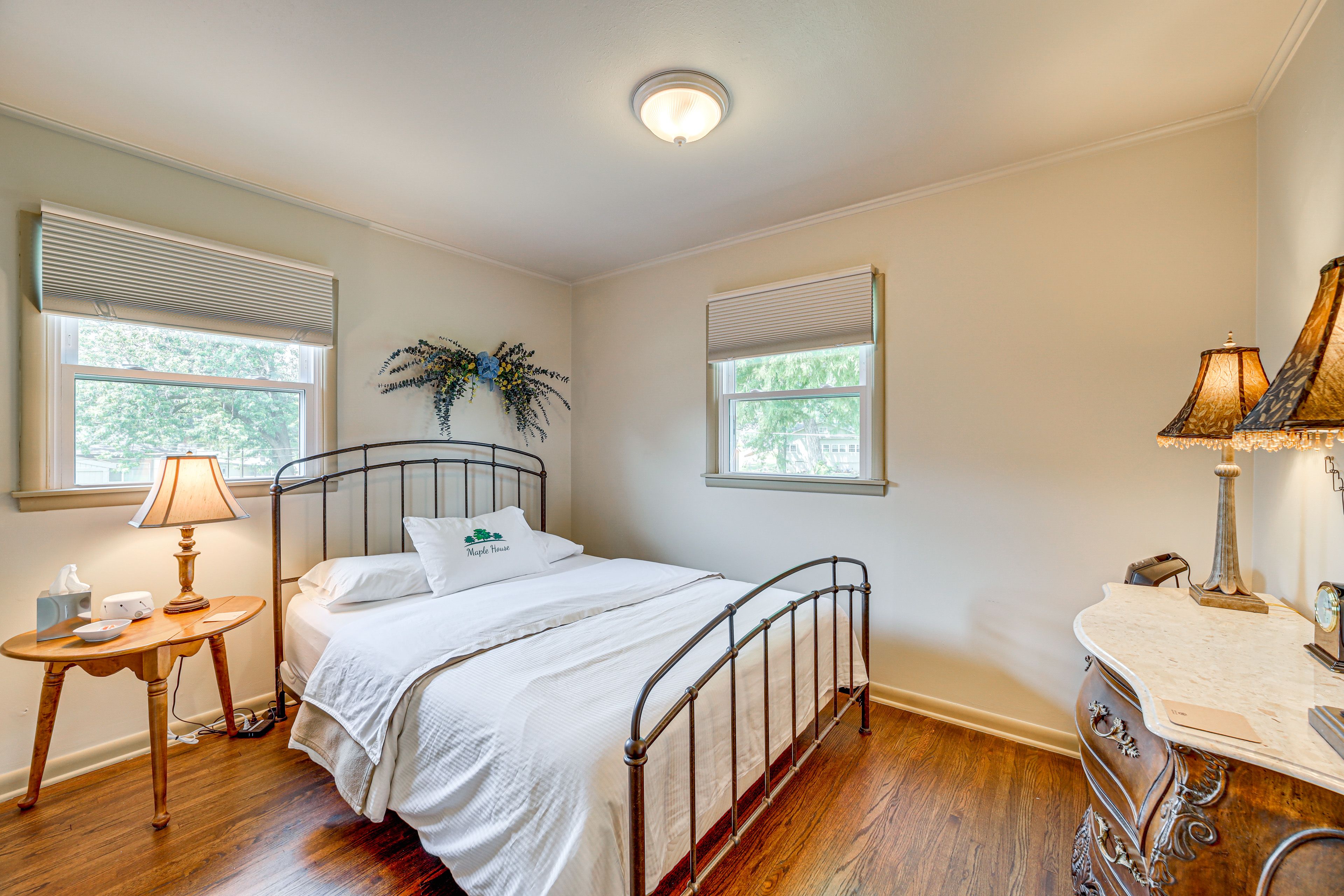 Bedroom 3 | Queen Bed