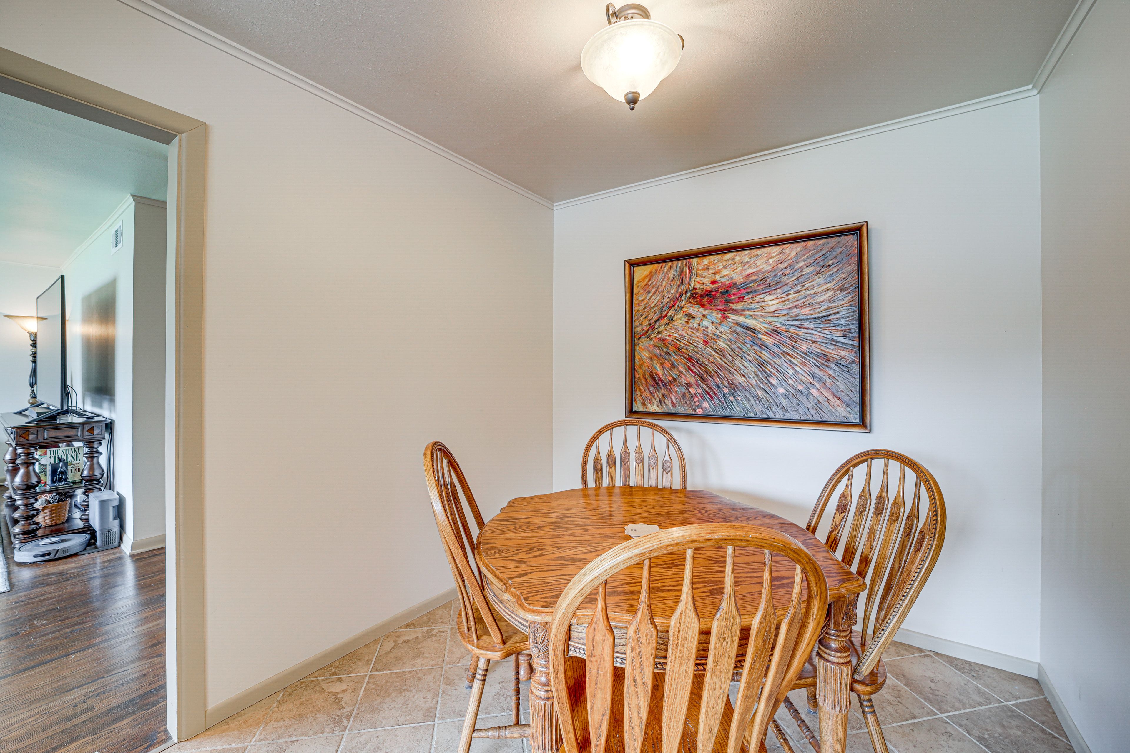 Dining Area | Dishware/Flatware