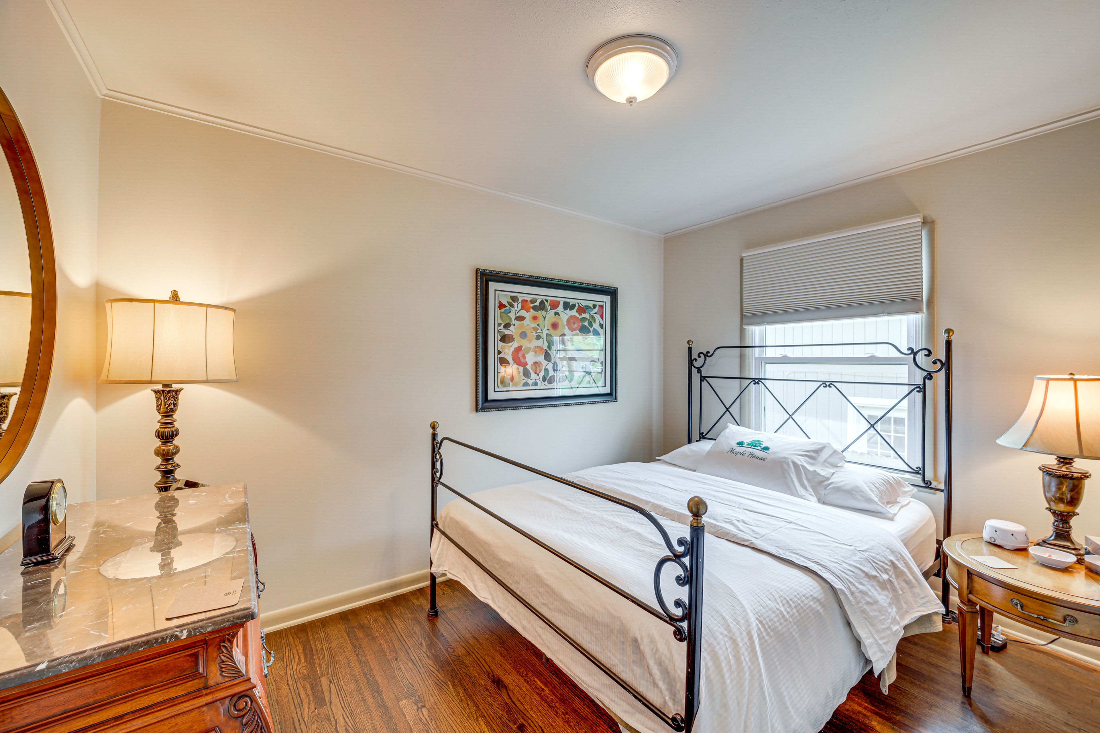 Bedroom 2 | Queen Bed