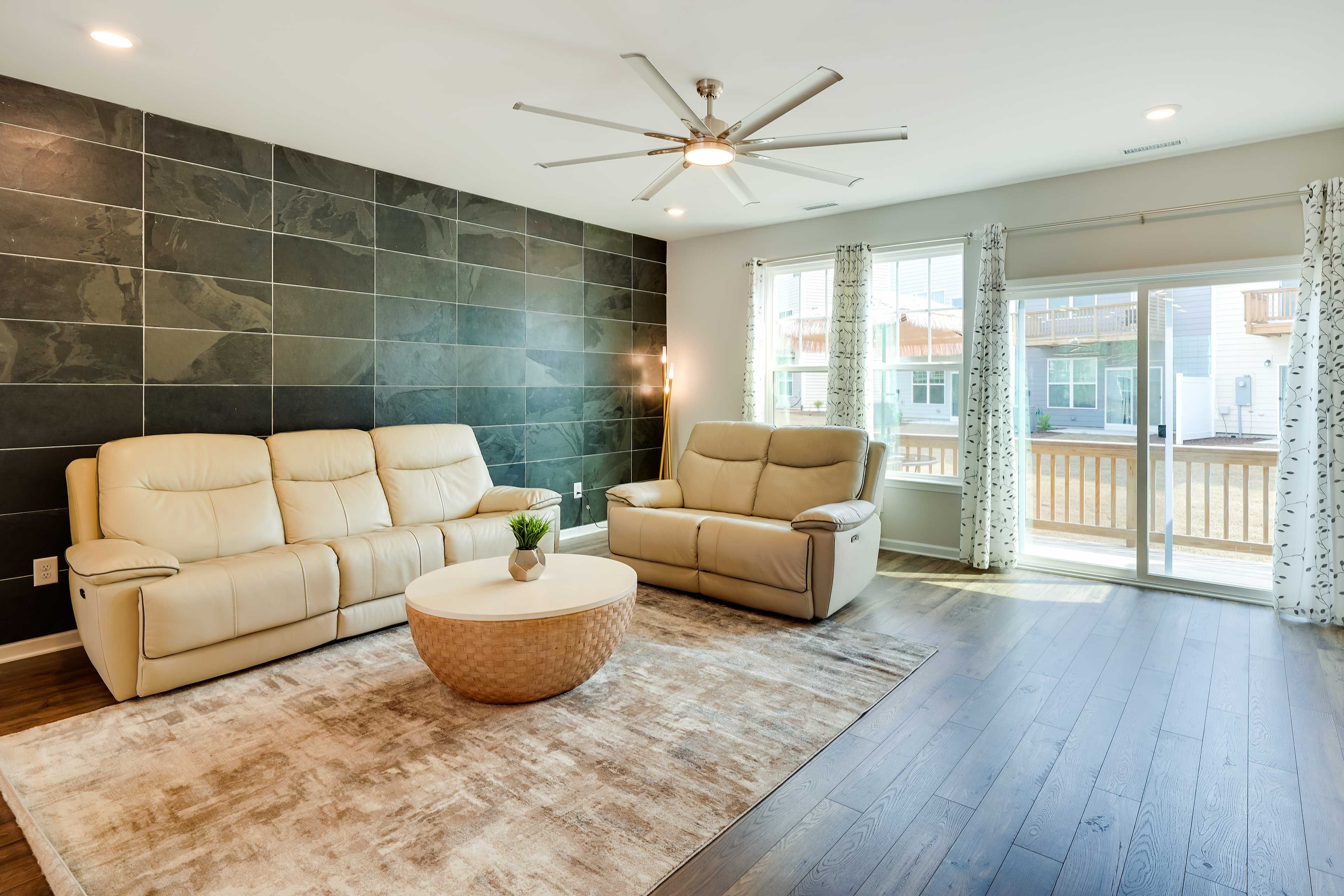 Living Room | Smart TV | Free WiFi