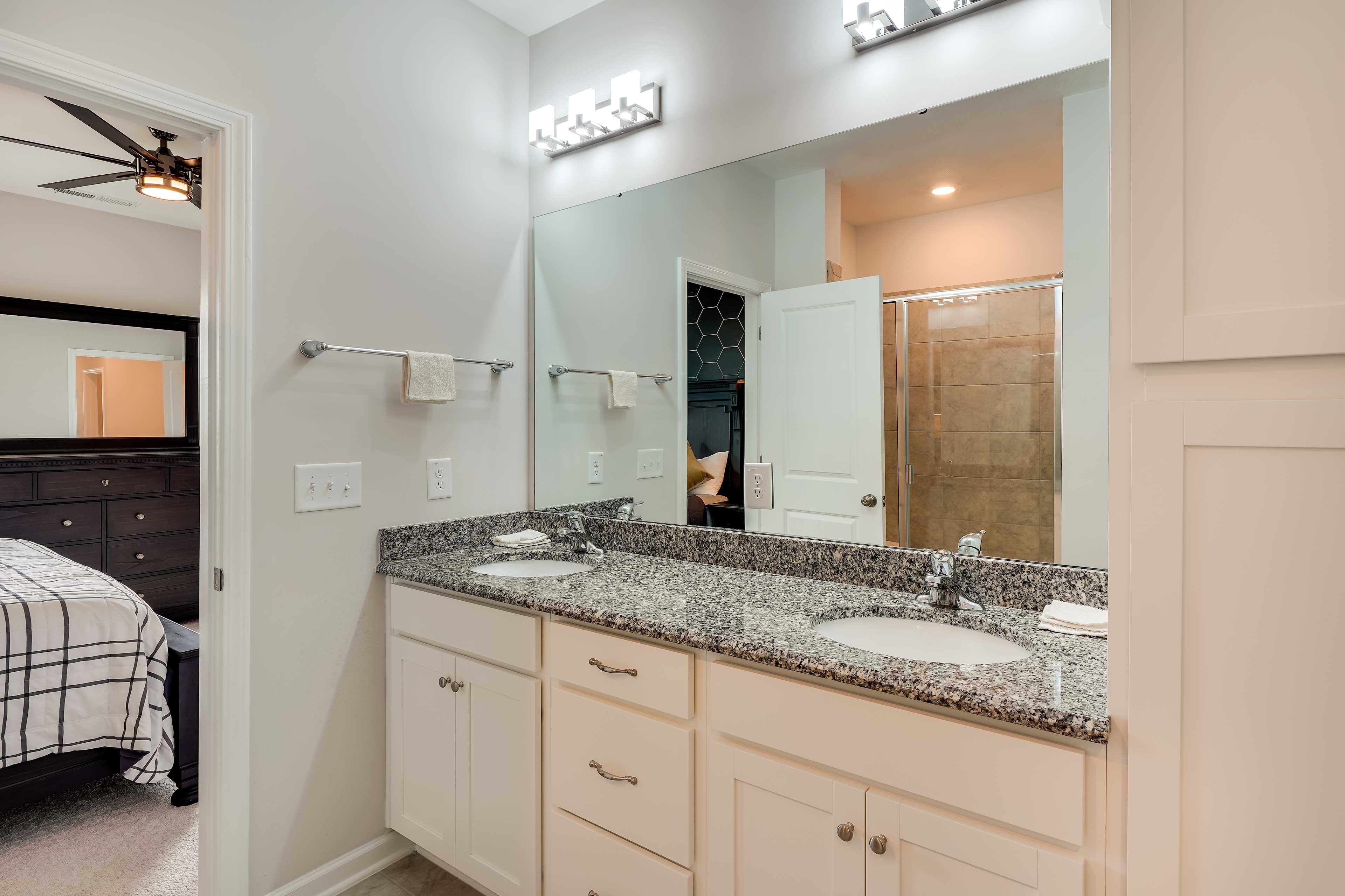 En-Suite Bathroom | Towels Provided
