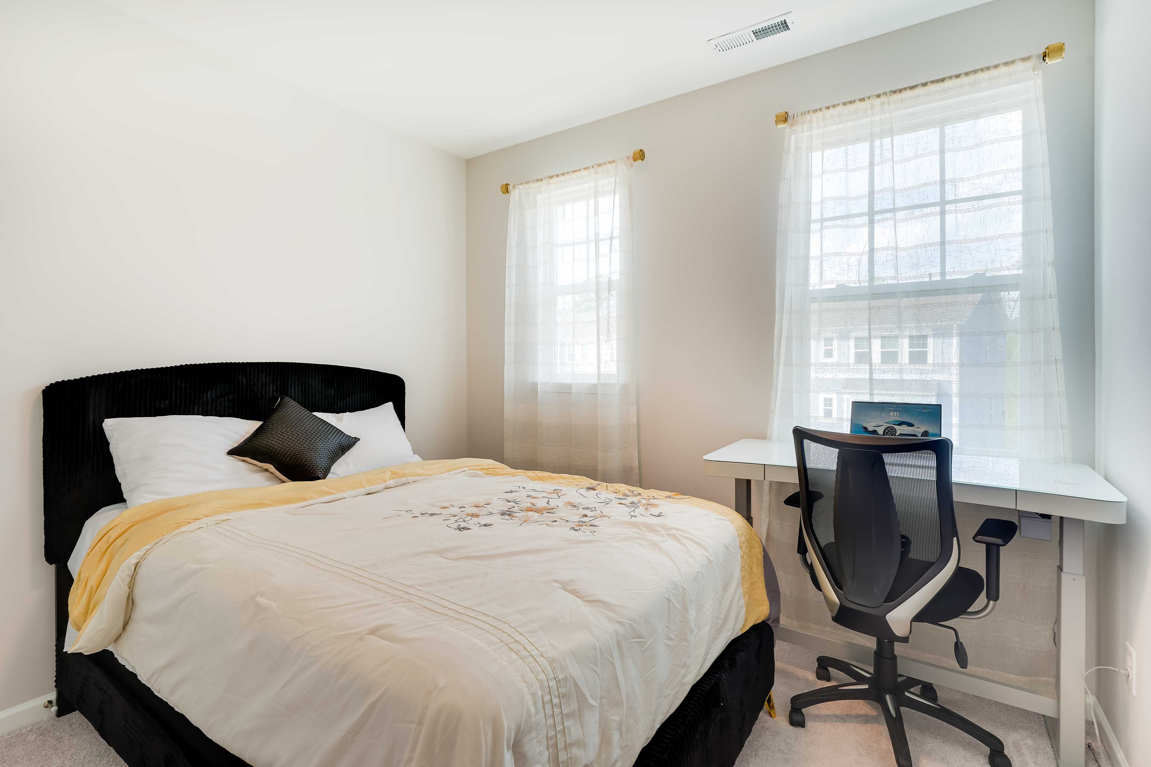 Bedroom 4 | Queen Bed | Work Desk