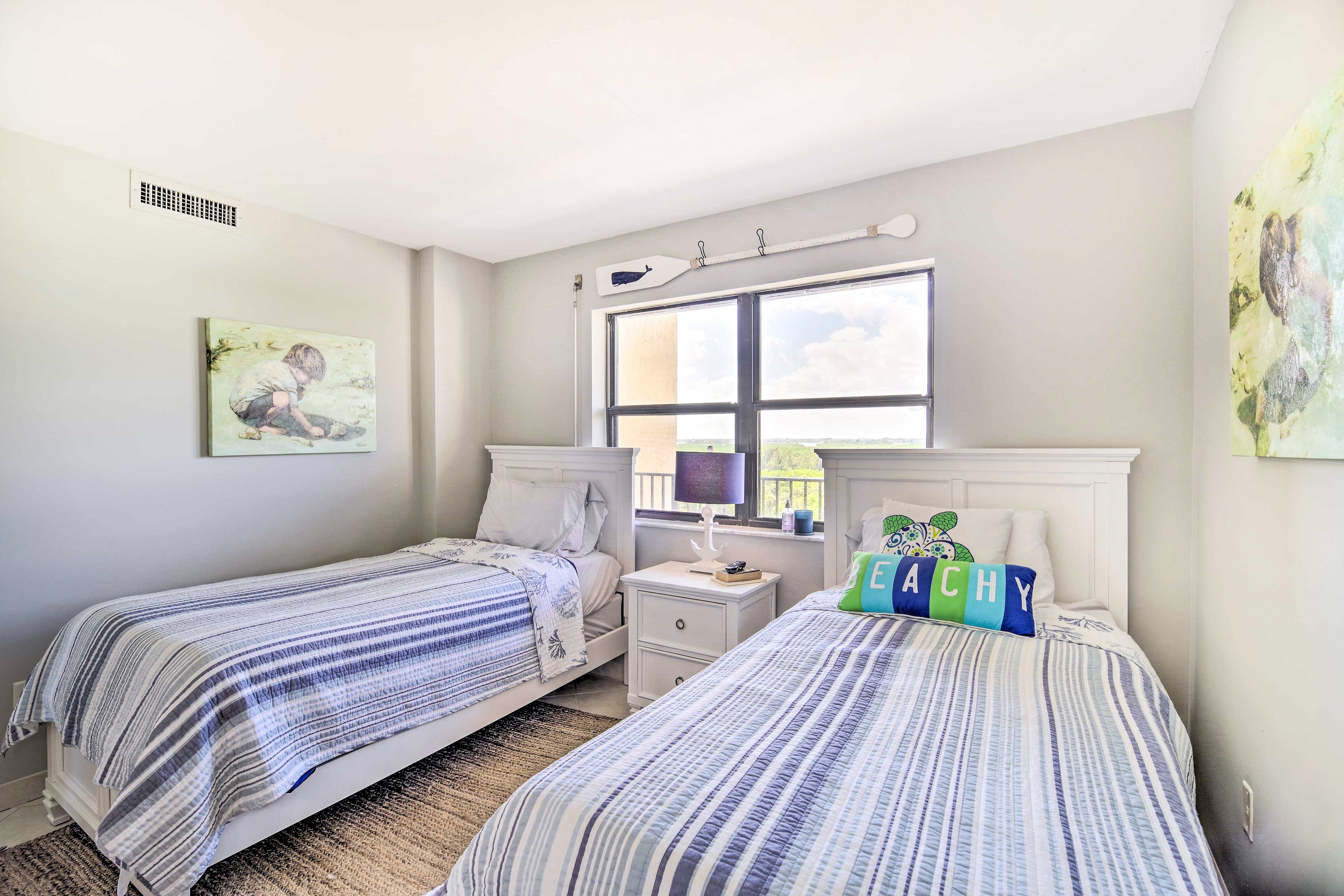 Bedroom 2 | 2 Twin Beds