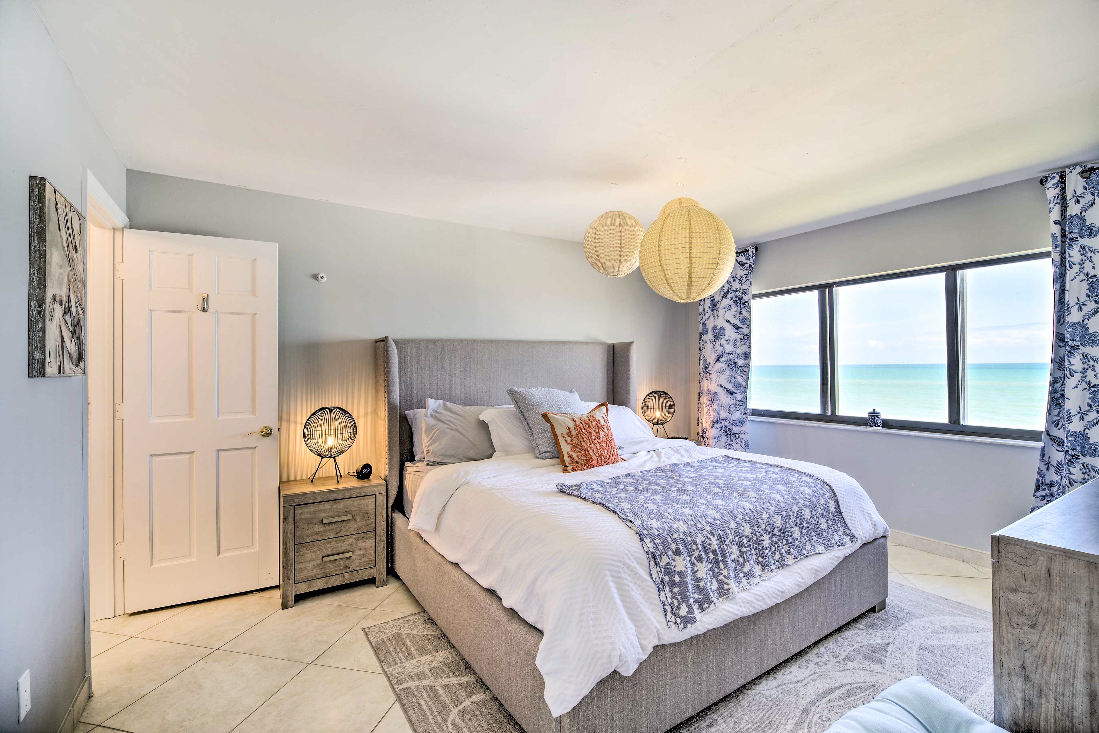 Bedroom 1 | King Bed | Linens Provided