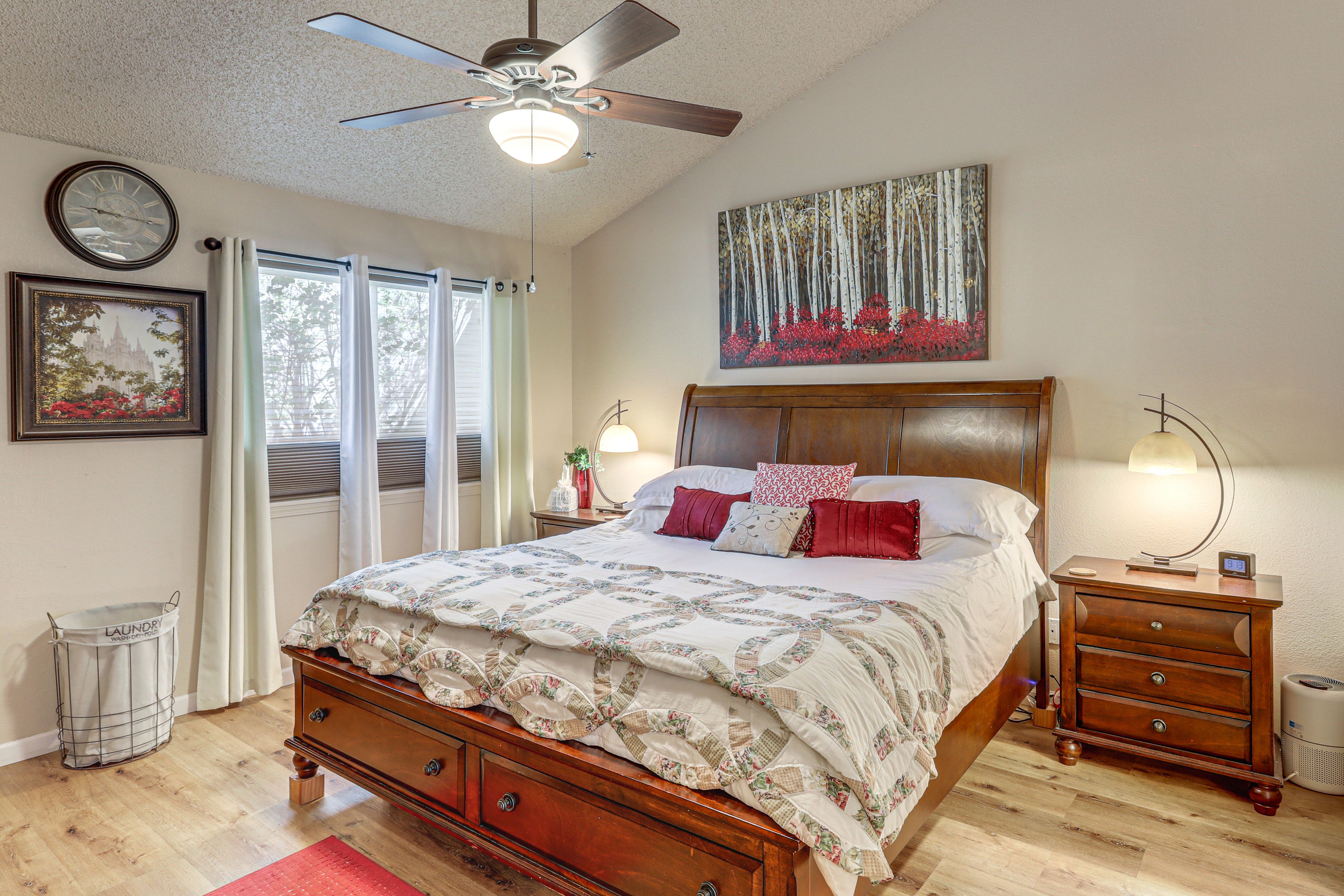 Bedroom 1 | King Bed | Main Floor