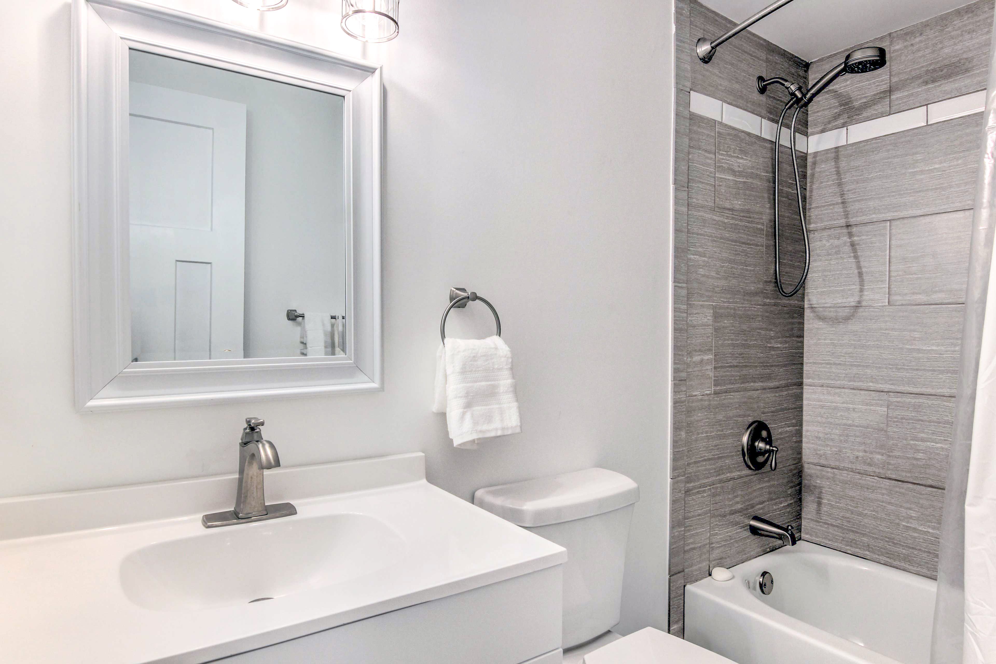 Full Bathroom | Shower/Tub Combo | Hair Dryer