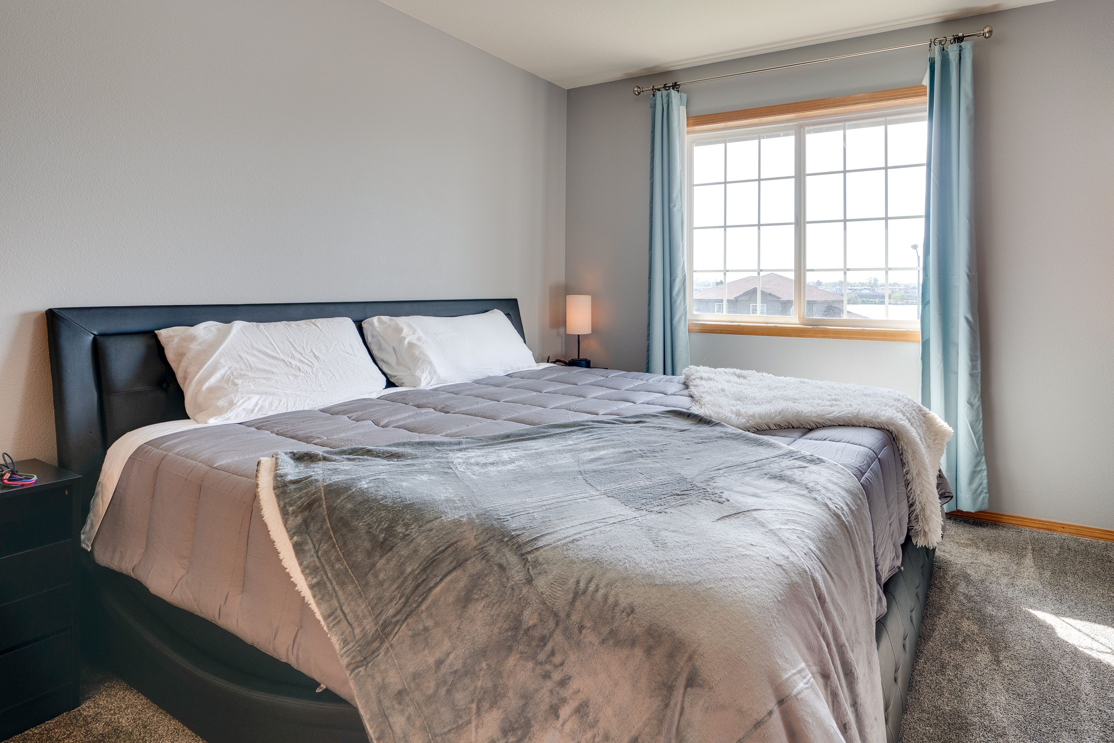 Bedroom 2 | King Bed | Smart TV | Linens Provided