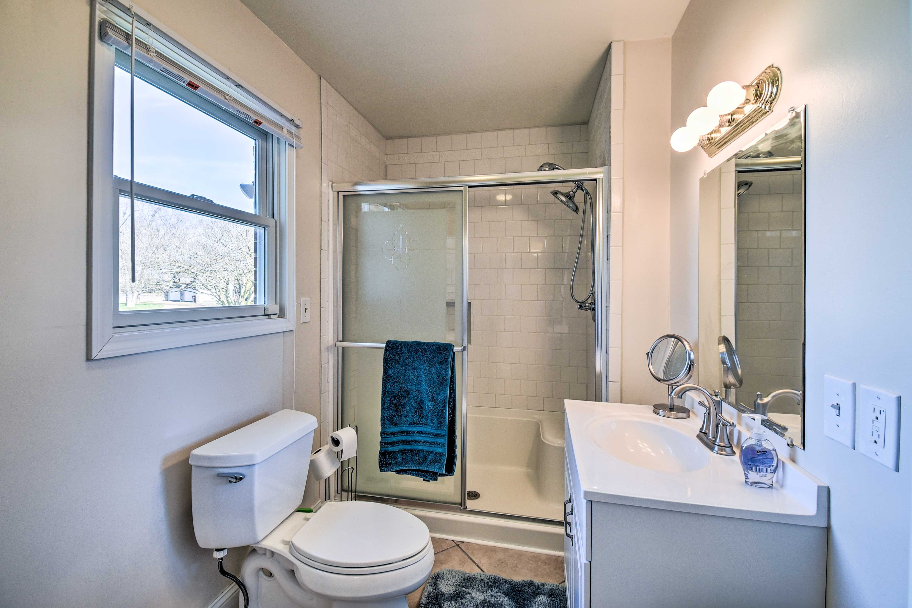 Full Bathroom | Washer + Dryer