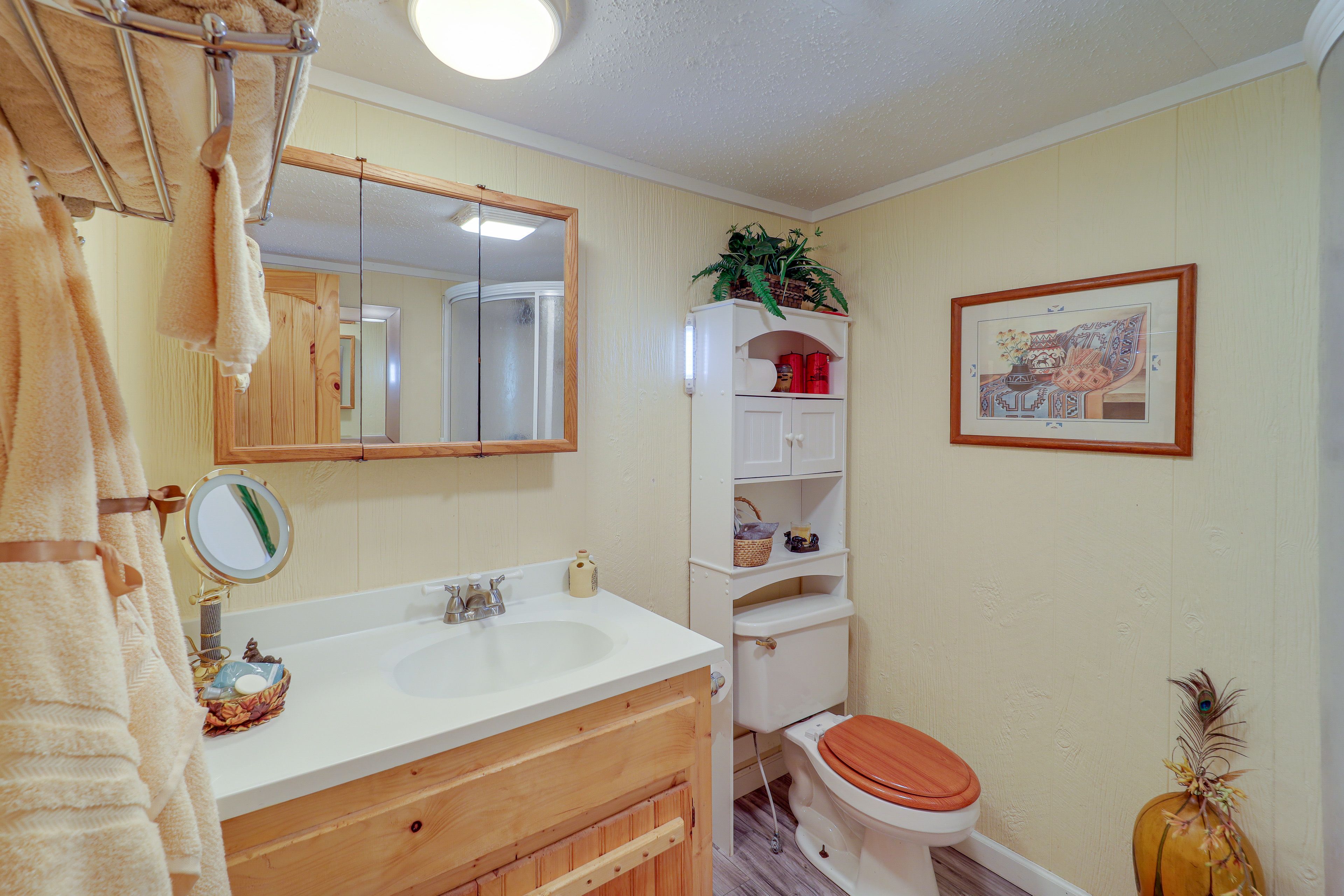 Full Bathroom