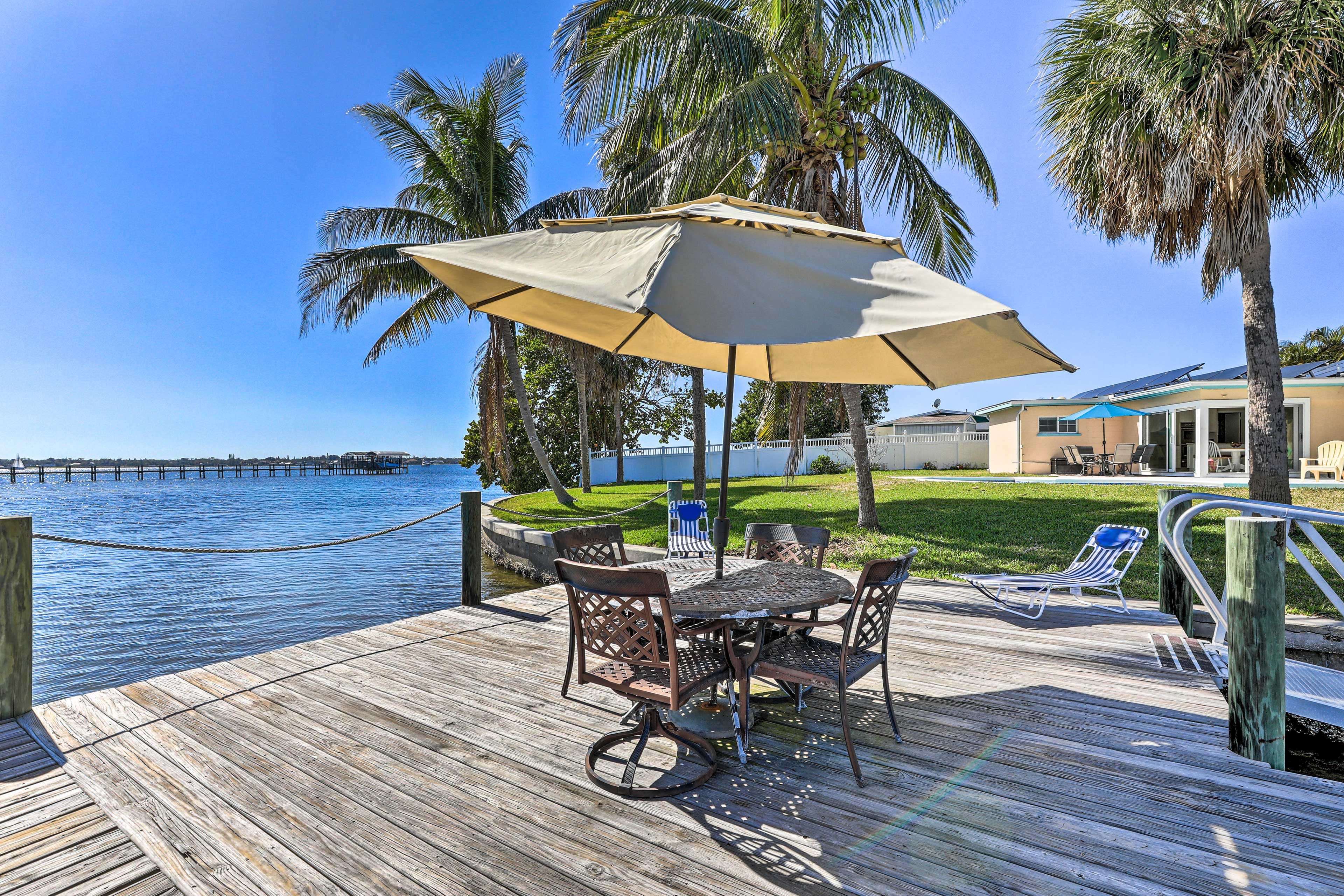 Boat Dock w/ Boat Slip (3 Boats) | Kayaks Provided | Private Pool