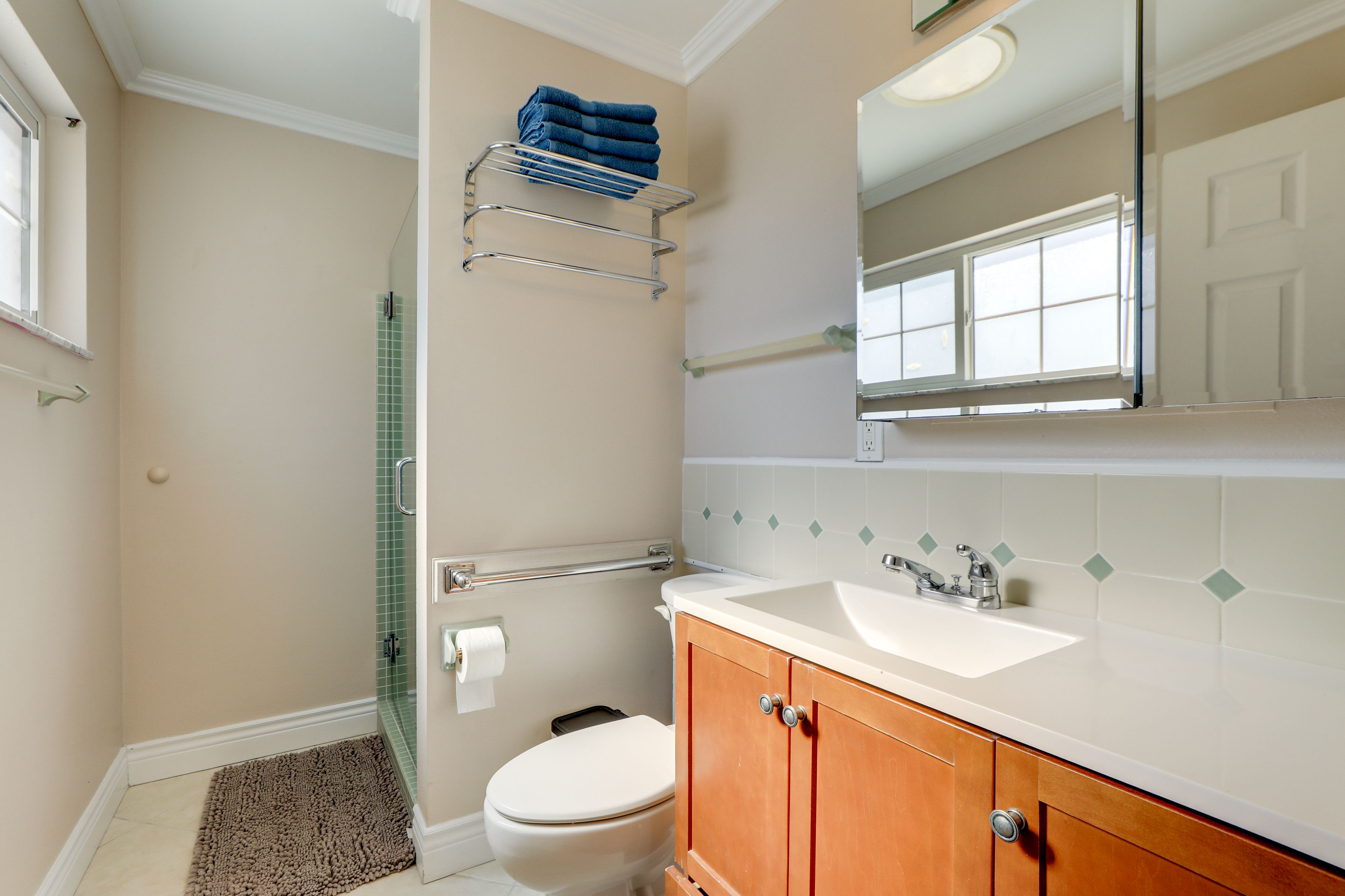 Full Bathroom