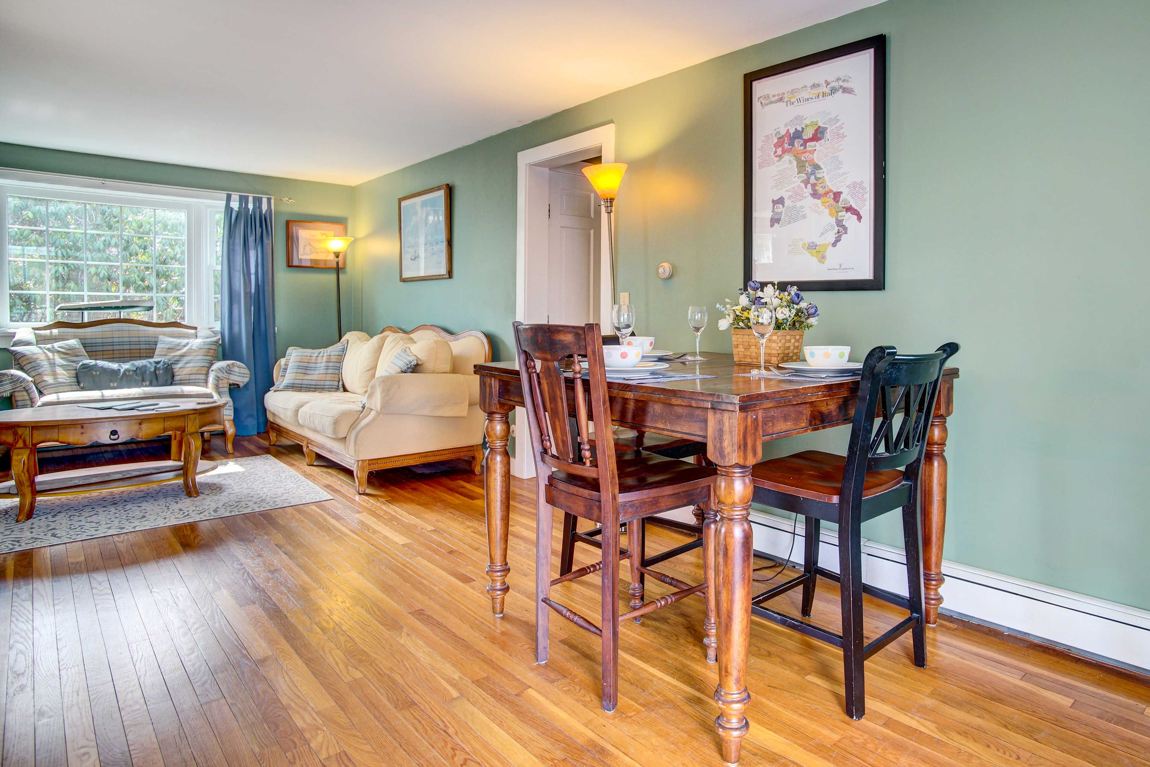 Dining Area | 1st Floor